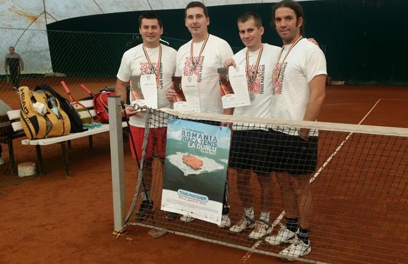 Românii joacă tenis la dublu în 15 orașe din țară / GALERIE FOTO