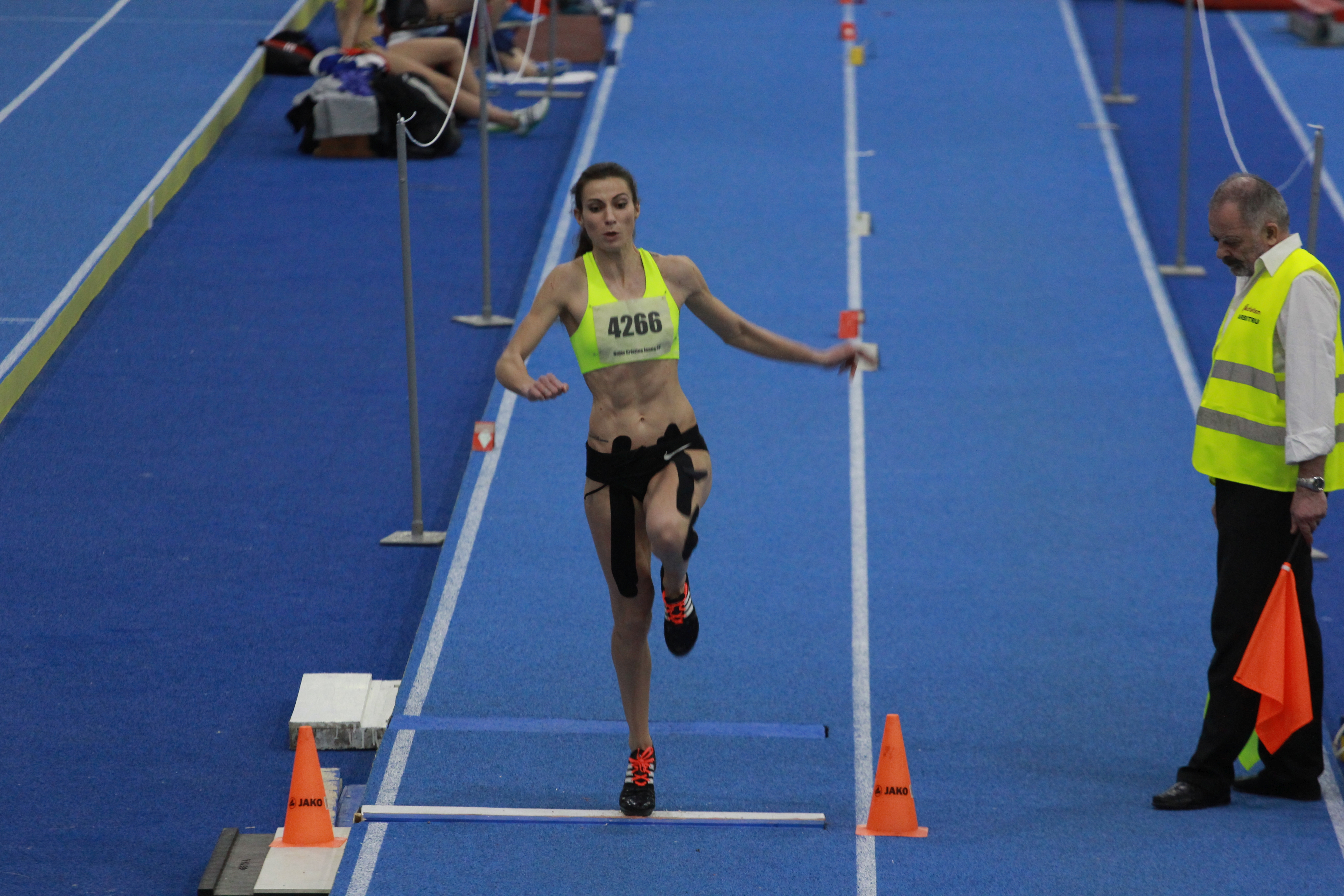 Cristina Bujin are șanse mari să prindă podiumul la CE indoor / GALERIE FOTO