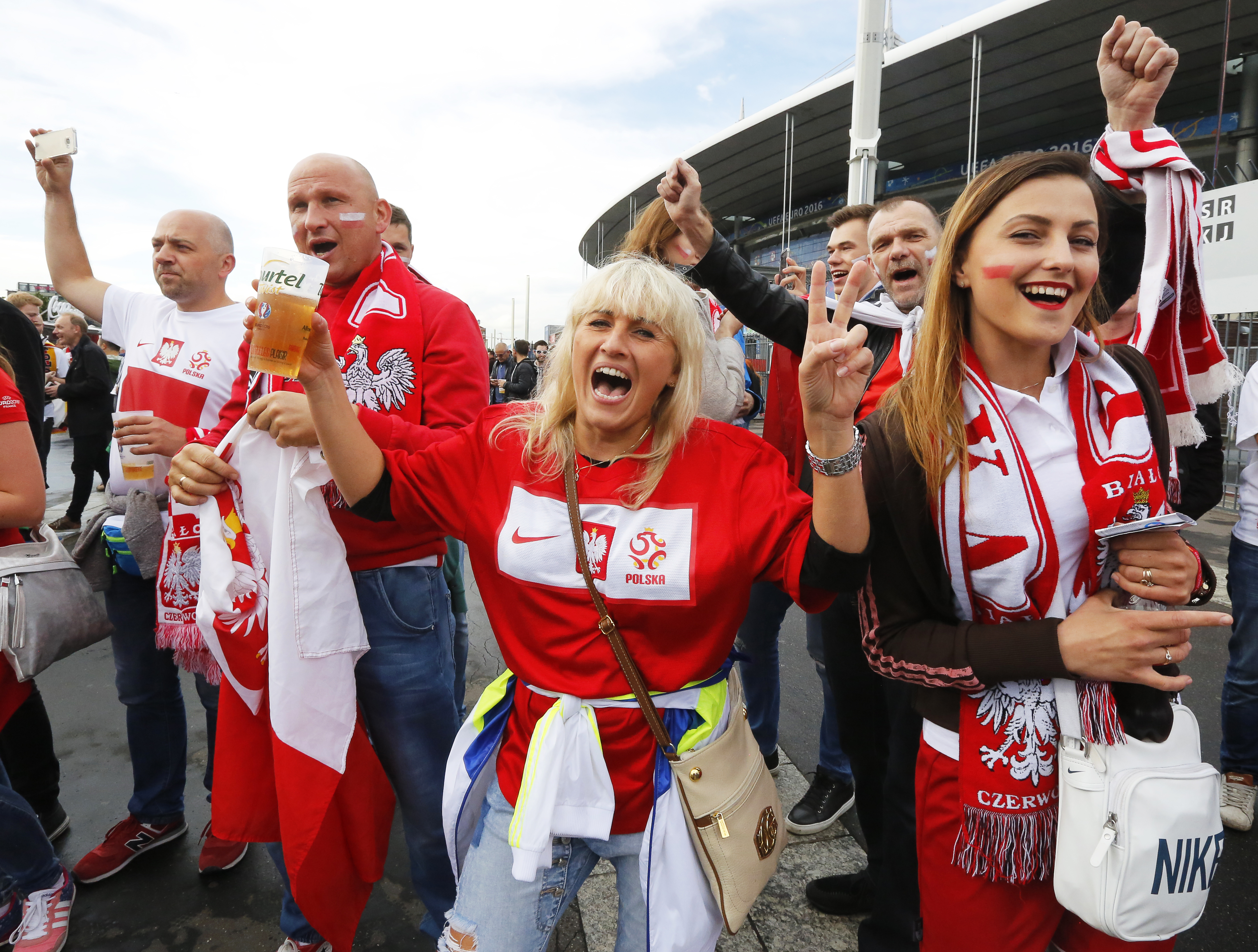 Tricolorii vor juca în noiembrie cu naționala Poloniei, eliminată fără înfrângere de la Euro 2016