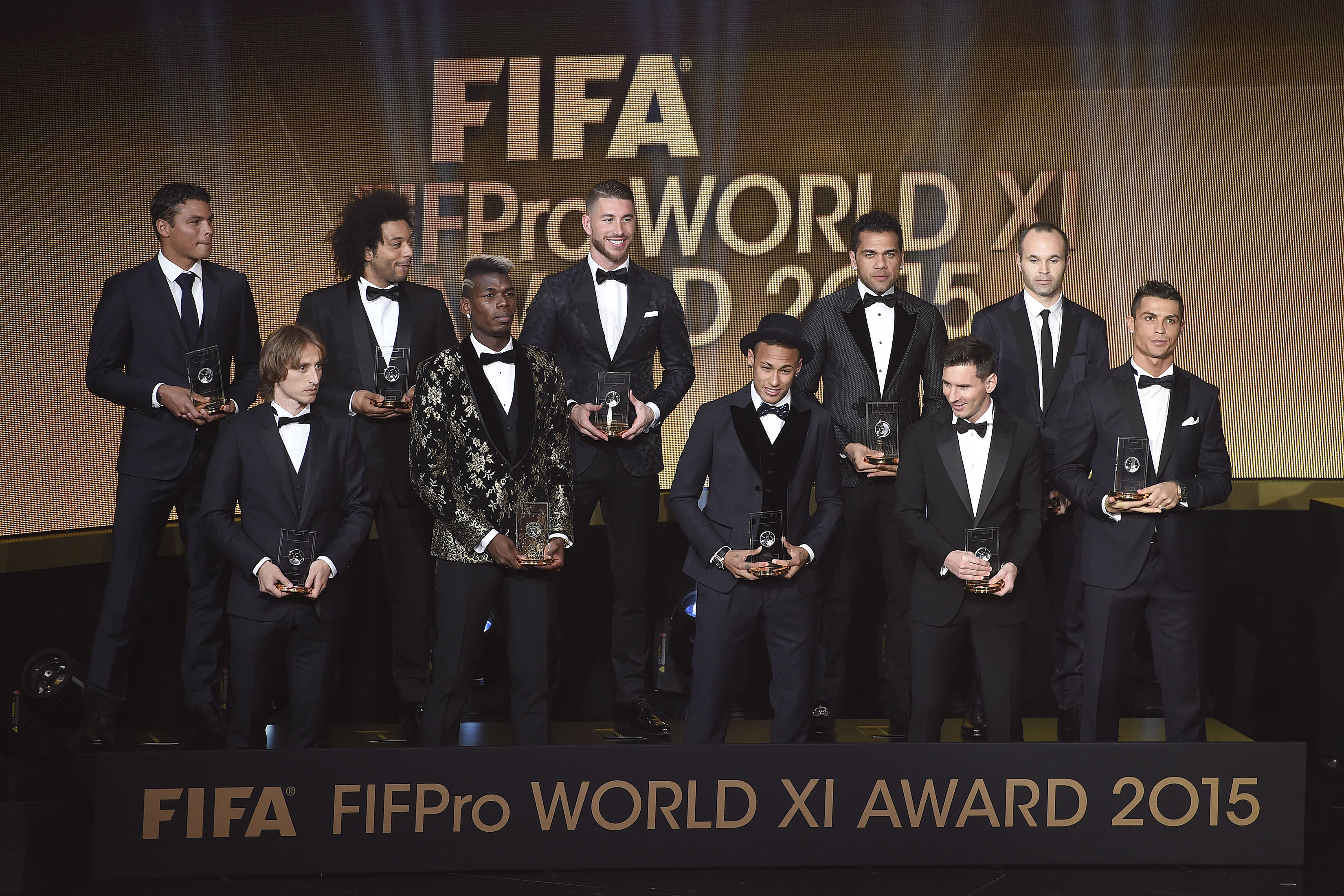 Statuia lui Cristiano Ronaldo din Funchal a fost vopsită cu numele lui Messi / FOTO ÎN ARTICOL