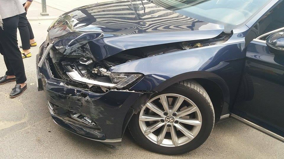 FOTO | Accident rutier între un tramvai și un autoturism, pe bulevardul Dimitrie Pompeiu din Capitală, în zona Pipera