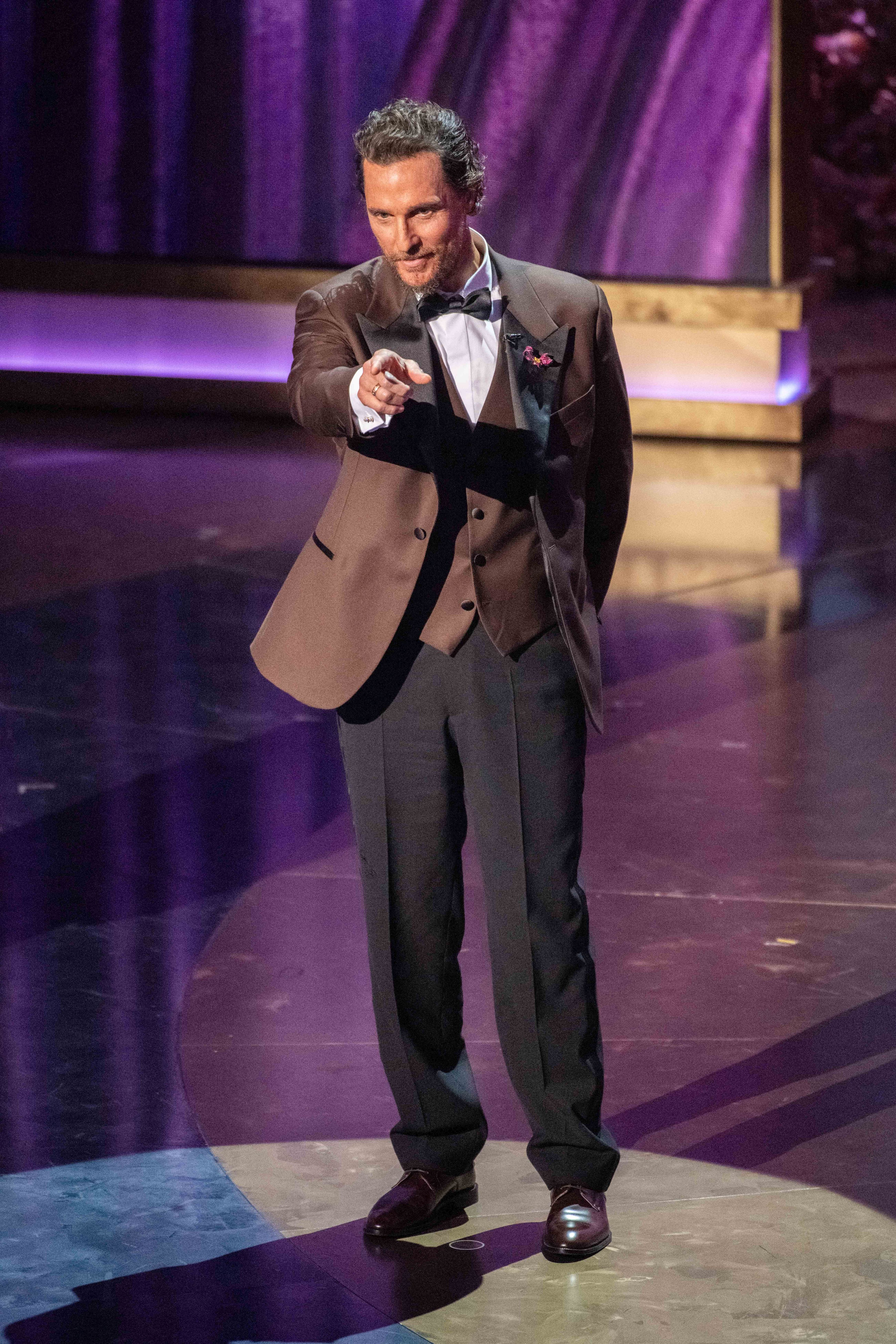 Matthew McConaughey și-a îngrijorat fanii după ce a apărut cu ochiul umflat. Ce a pățit actorul