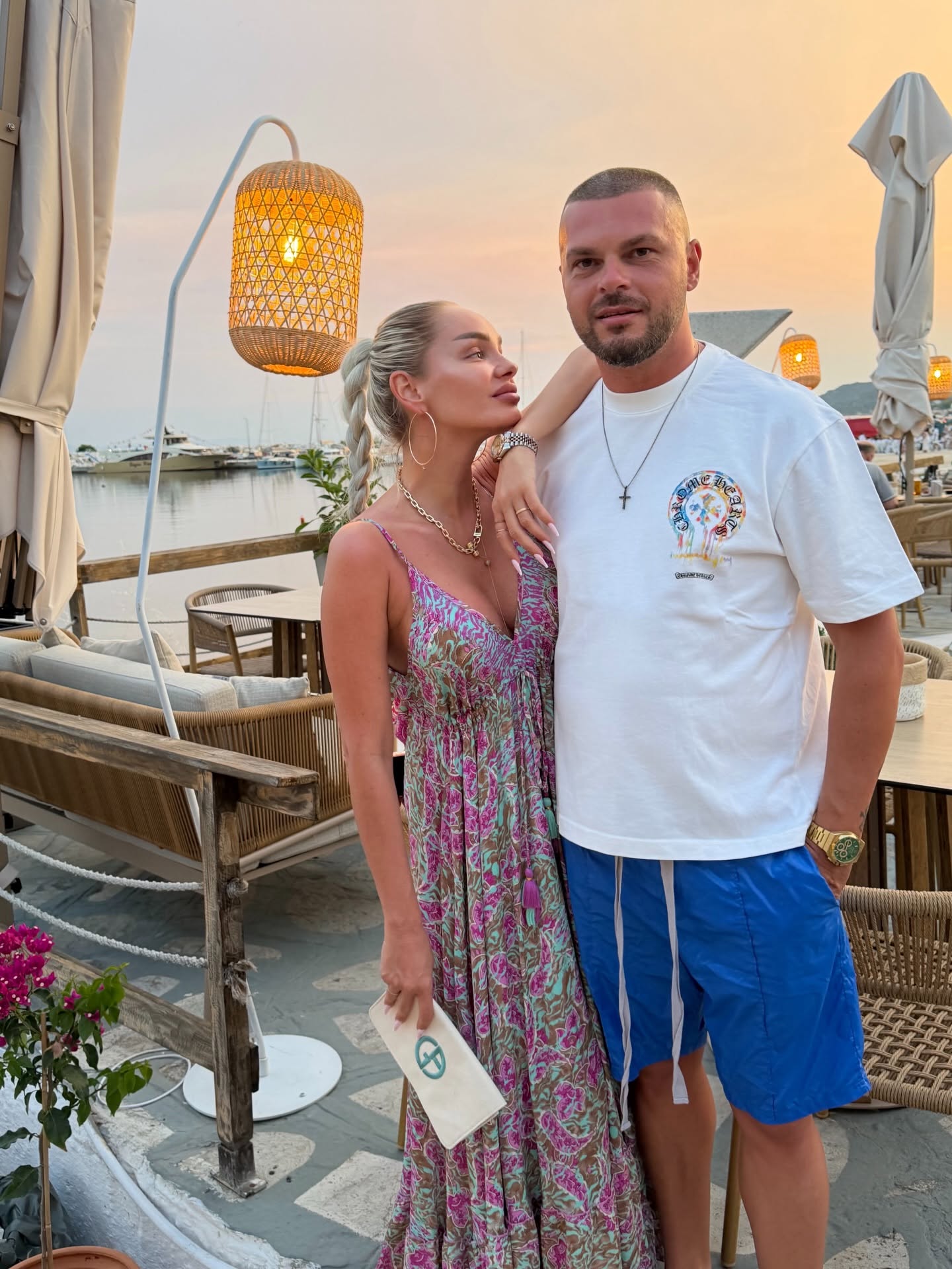 Imagini cu Maria Constantin într-un costum de baie minuscul. Artista își petrece vacanța în Thassos, Grecia