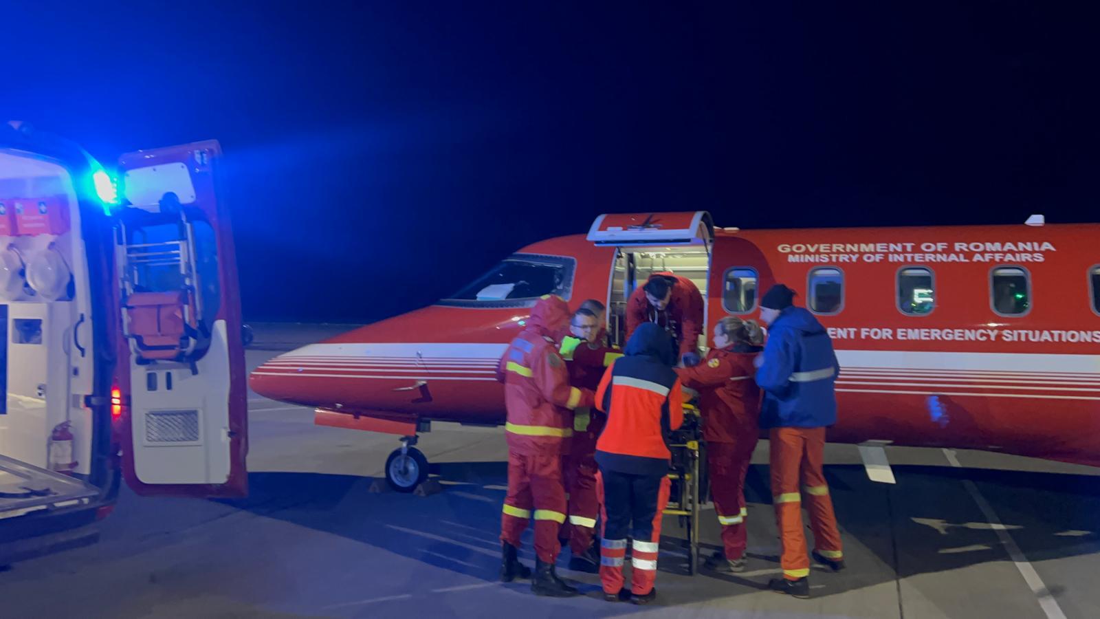 Fetițele din Botoșani care au fost victimele unei explozii au fost aduse la București în stare gravă, intubate