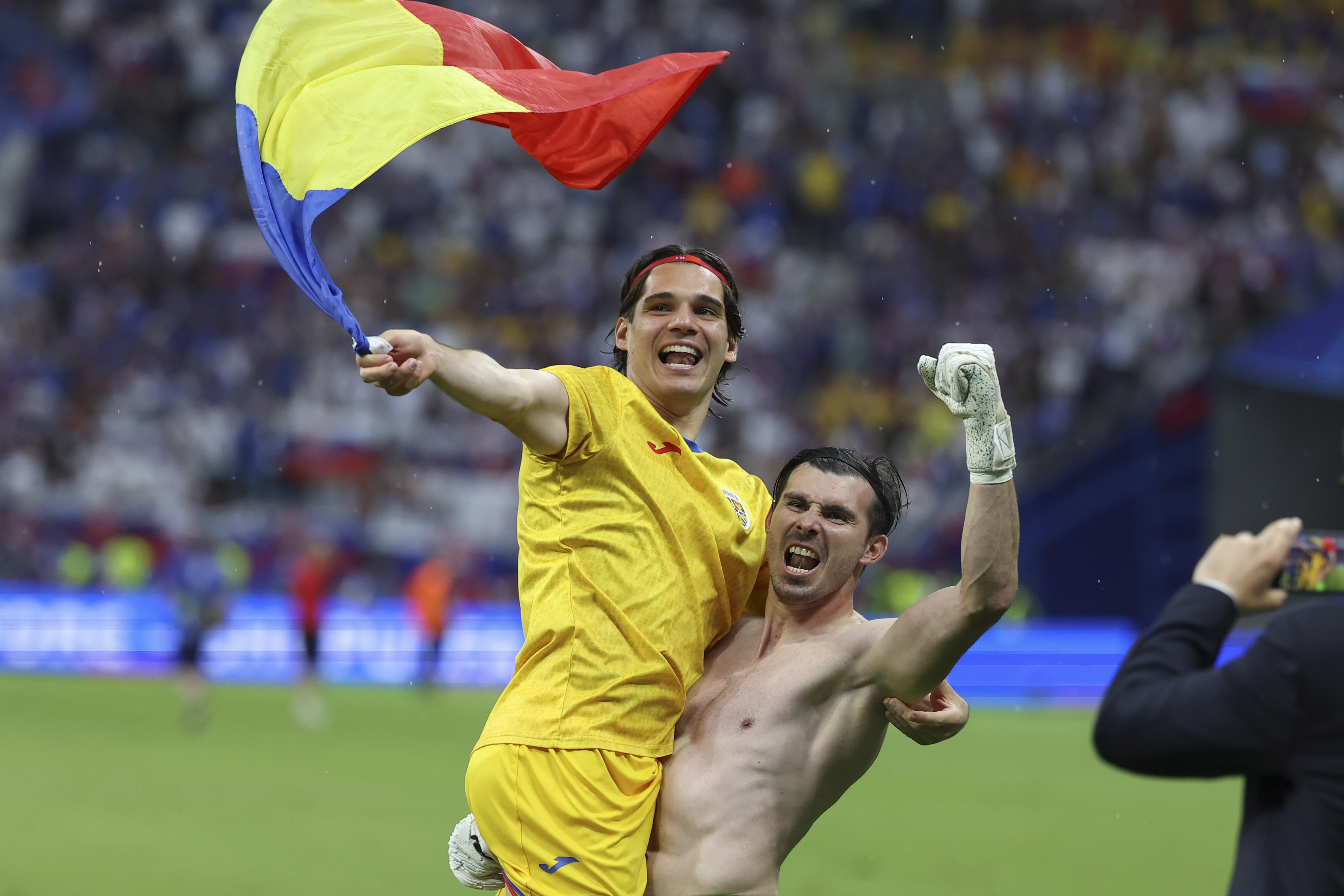 România - Slovacia 1-1 și „tricolorii” s-au calificat în „optimile” Euro 2024. Răzvan Marin a marcat din penalty, Florin Niță a securizat poarta