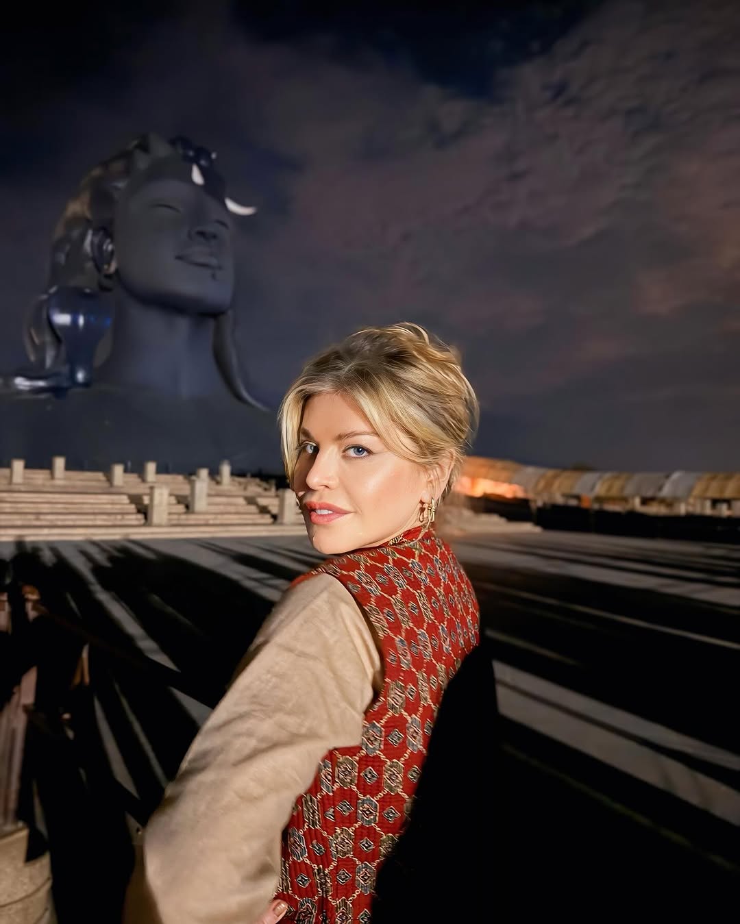 Cum a fost surprinsă Loredana Groza alături de Salman Khan și Iulia Vântur în India: „M-am simțit ca în rai”. Ținuta lui a atras atenția