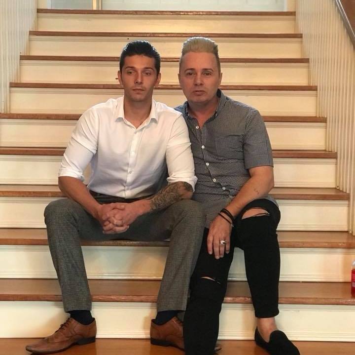 Primul cuplu gay din UK s-a destrămat după 32 de ani. Ruptura s-a produs după ce fiica lor a venit acasă cu iubitul ei