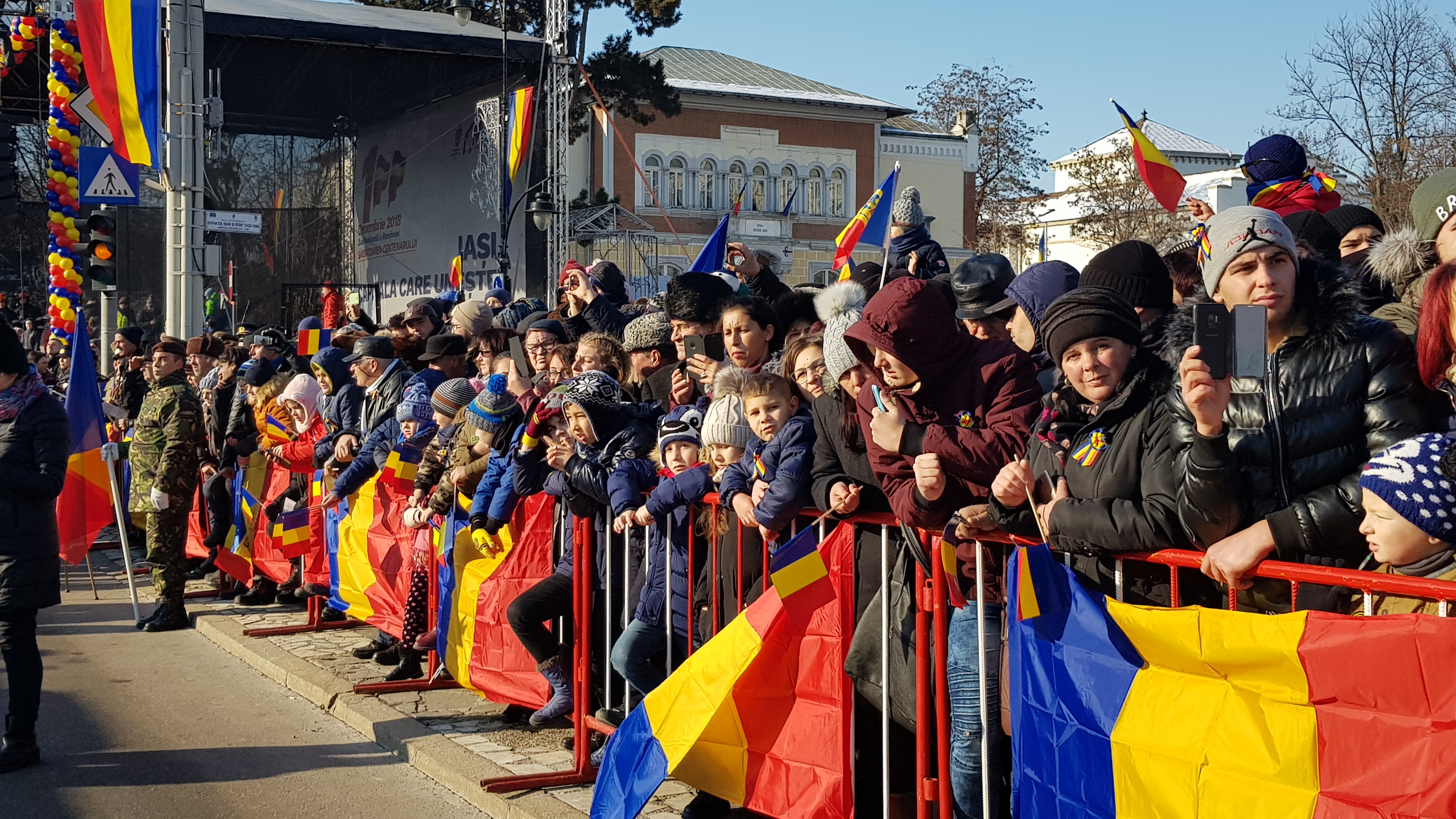 VIDEO&FOTO/ Prezență record la Iași, de 1 Decembrie. Discursul transmis de Viorica Dăncilă a fost huiduit la scenă deschisă