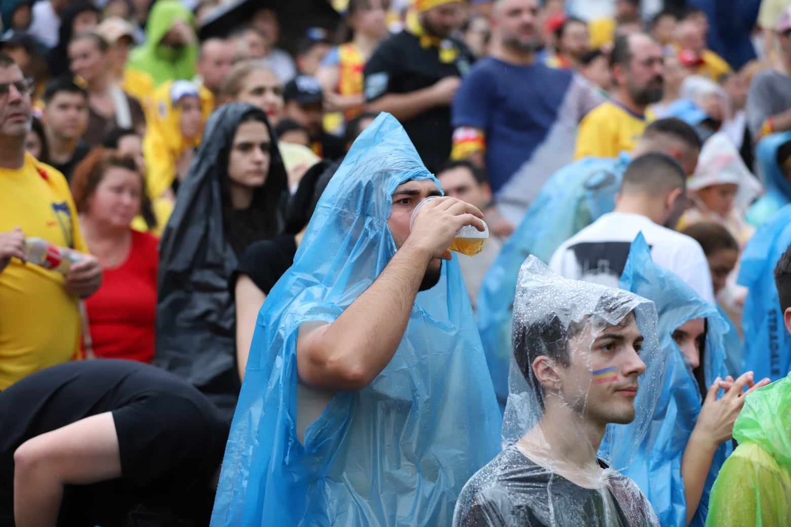 Fanii au urmărit România – Olanda pe ecrane gigant, la București, pe ploaie. Unde s-a văzut în Capitală meciul din „optimile” Euro 2024