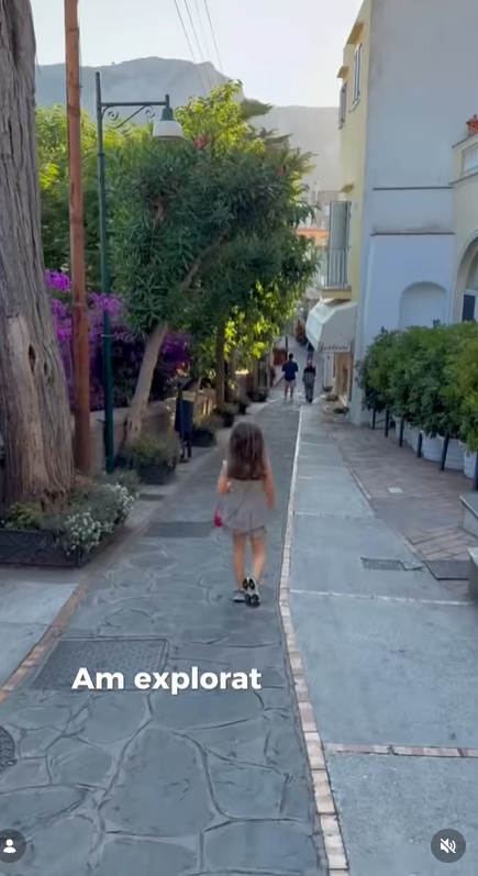 Imagini cu Smiley, Gina Pistol și fiica lor, în Italia. Cum au apărut cei trei pe străzile din Napoli