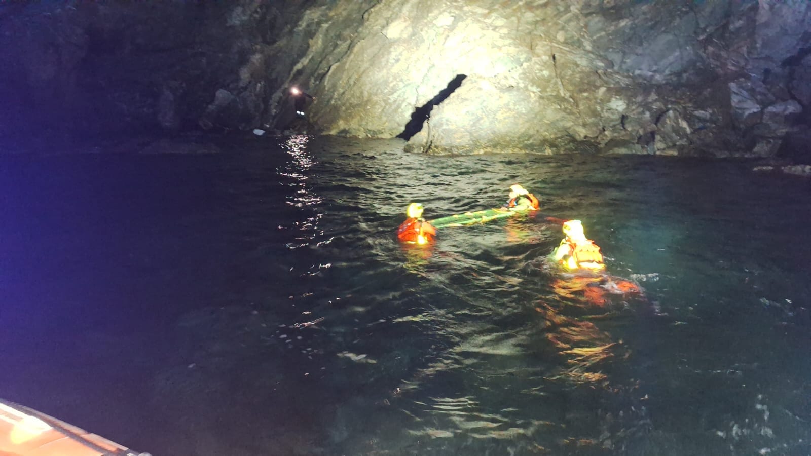 Un român în vacanță pe Coasta de Azur a căzut în mare, de pe stânca Pointe de Mourret înaltă de 37 de metri, și a murit pe loc