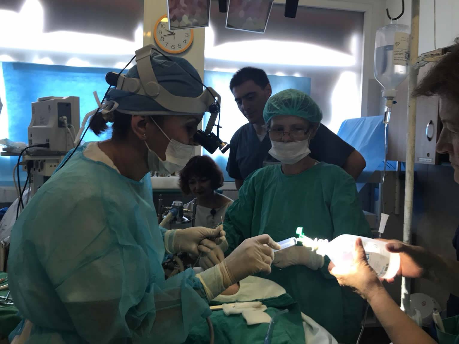 Intervenție chirurgicală stomatologică în premieră, făcută la Buzău. Medicii au operat o fată de 12 ani cu paralizie cerebrală/ FOTO