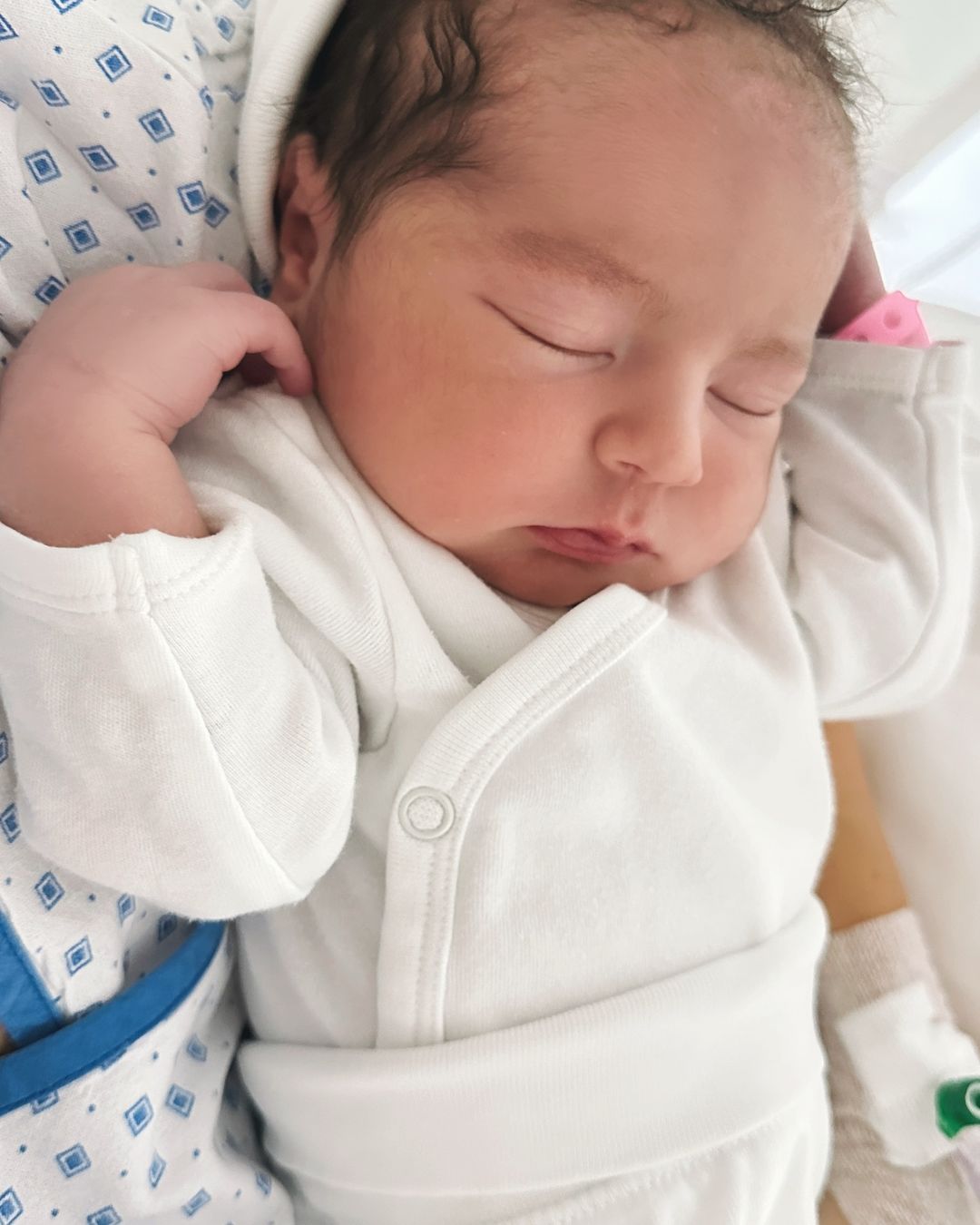 Alina Ceușan a născut o fetiță, după un travaliu de 8 ore. Ce nume inedit a ales