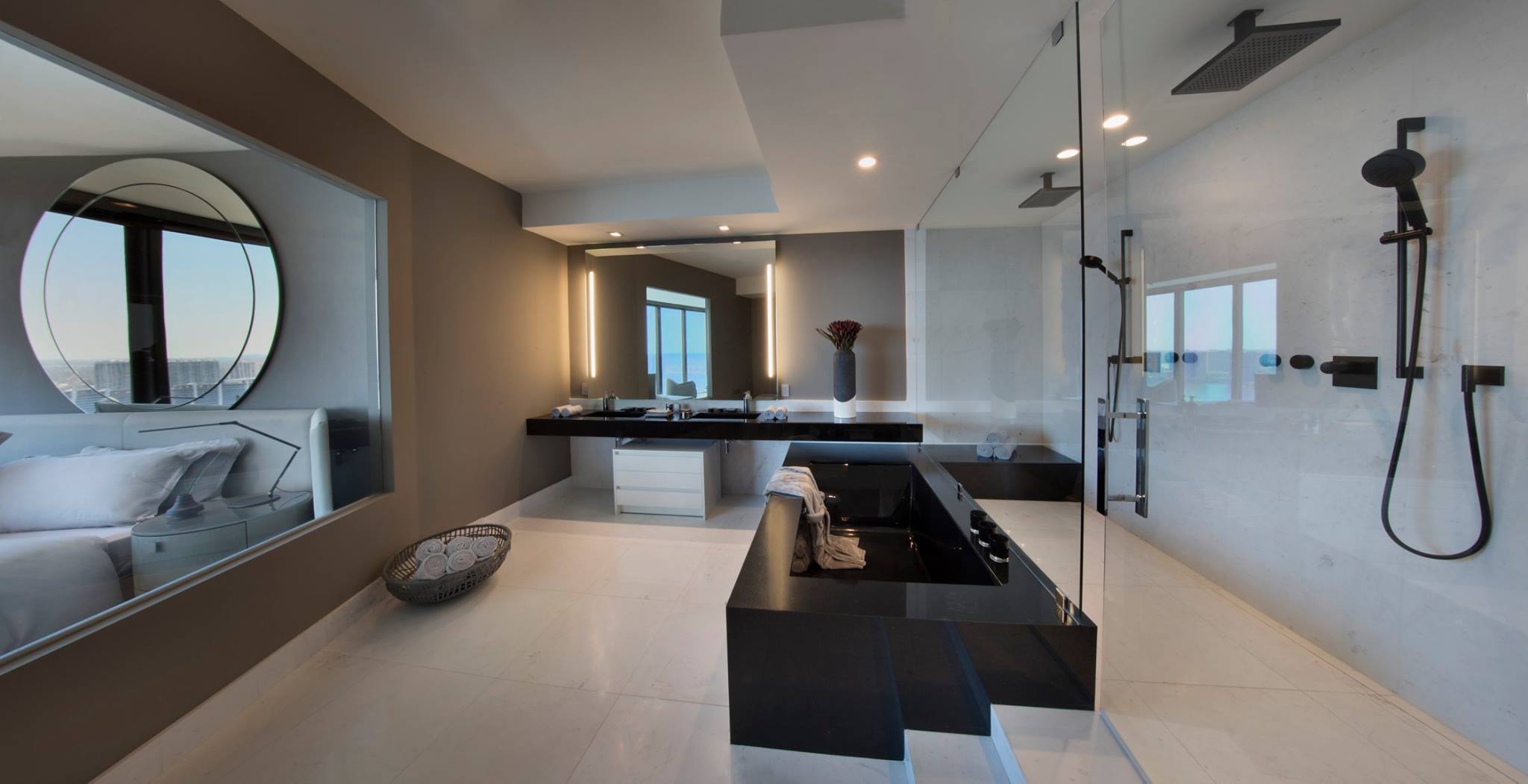 Cum arată apartamentul de 8,7 milioane de euro în care va sta Leo Messi la Miami. Are inclusiv un lift auto care-l lasă la ușă