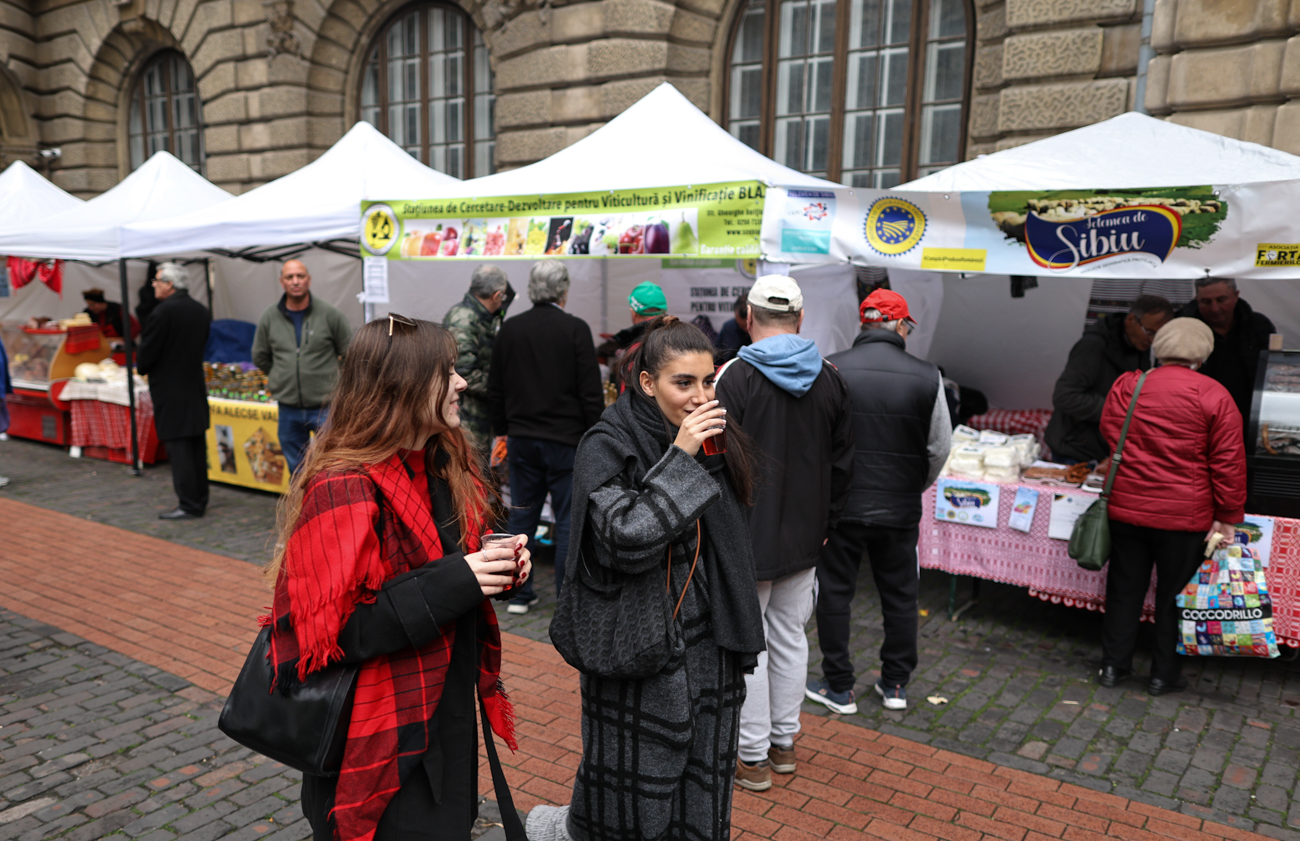 Spectacol culinar în curtea Ministerului Agriculturii. Am vizitat „Târgul de lăsatu’ secului” din București