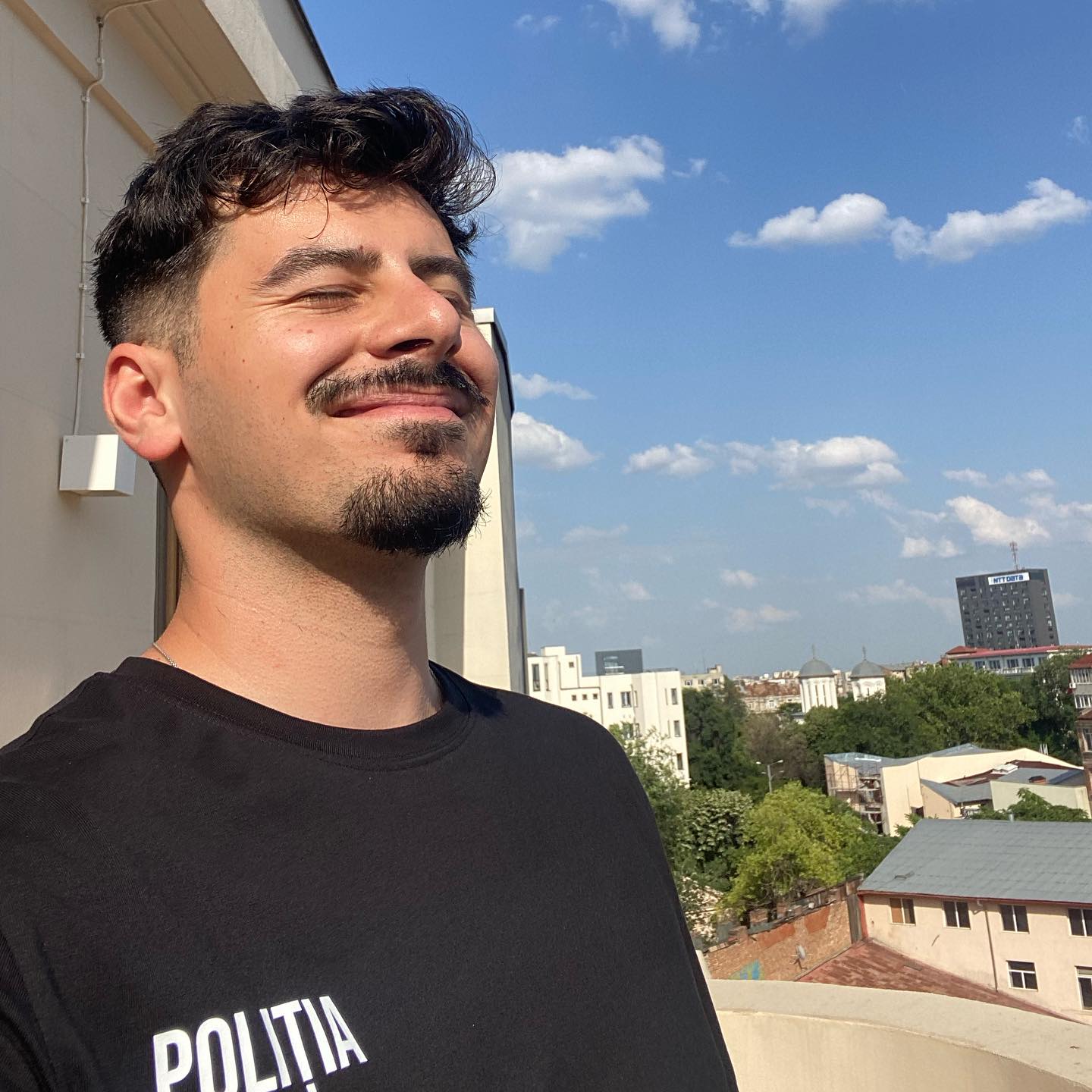 De la polițist la comediant. Florentin Păune, câștigătorul iUmor: „De regulă, îți ia 5 ani să îți găsești vocea în comedie”