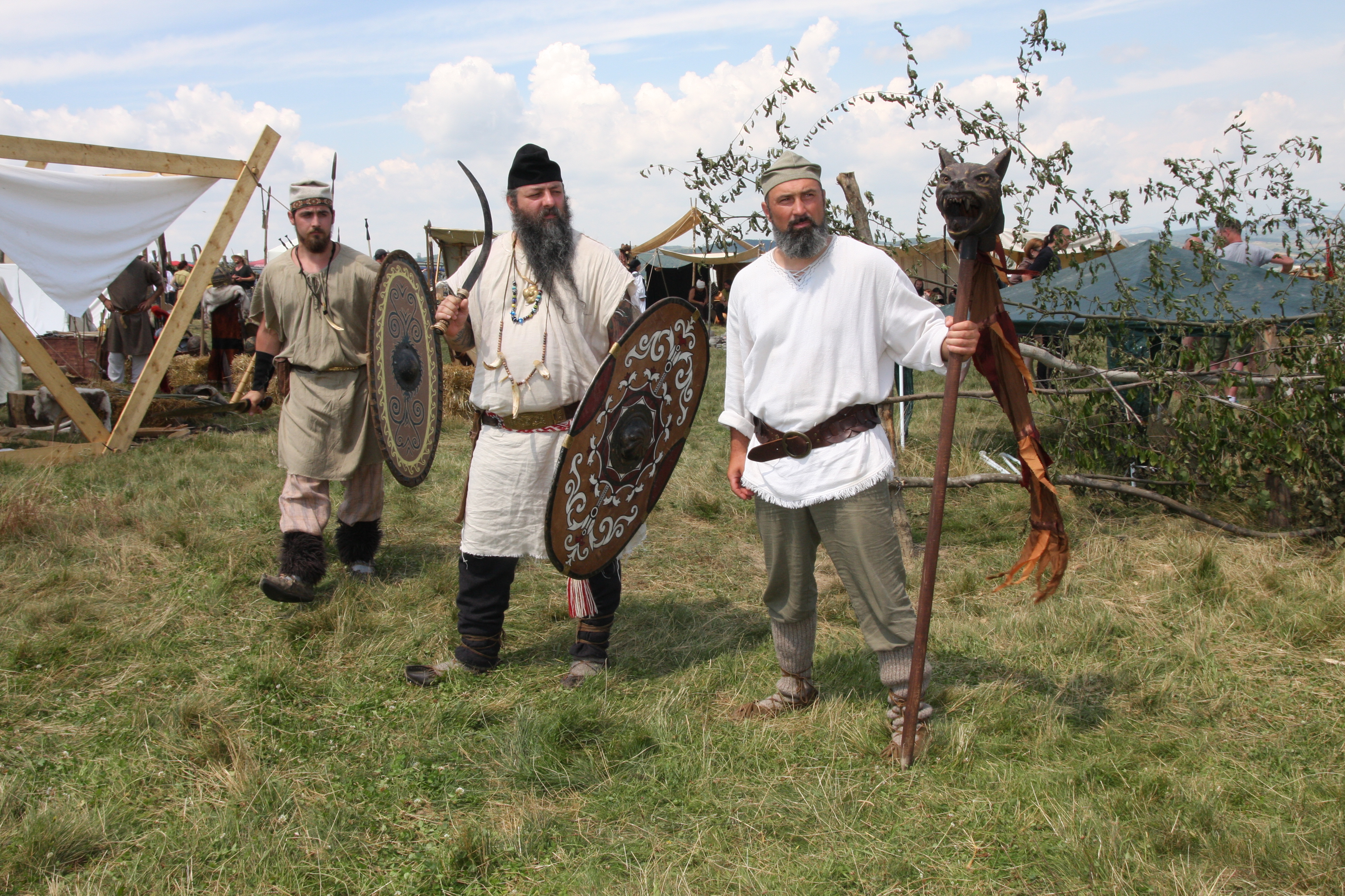 Bijuterii din dinți de nutrie la unicul festival celtic din Europa de Est | GALERIE FOTO