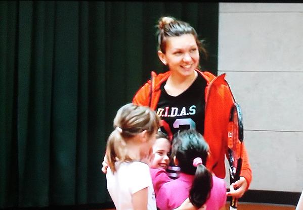 Simona Halep şi Irina Begu au jucat tenis cu copiii / VIDEO