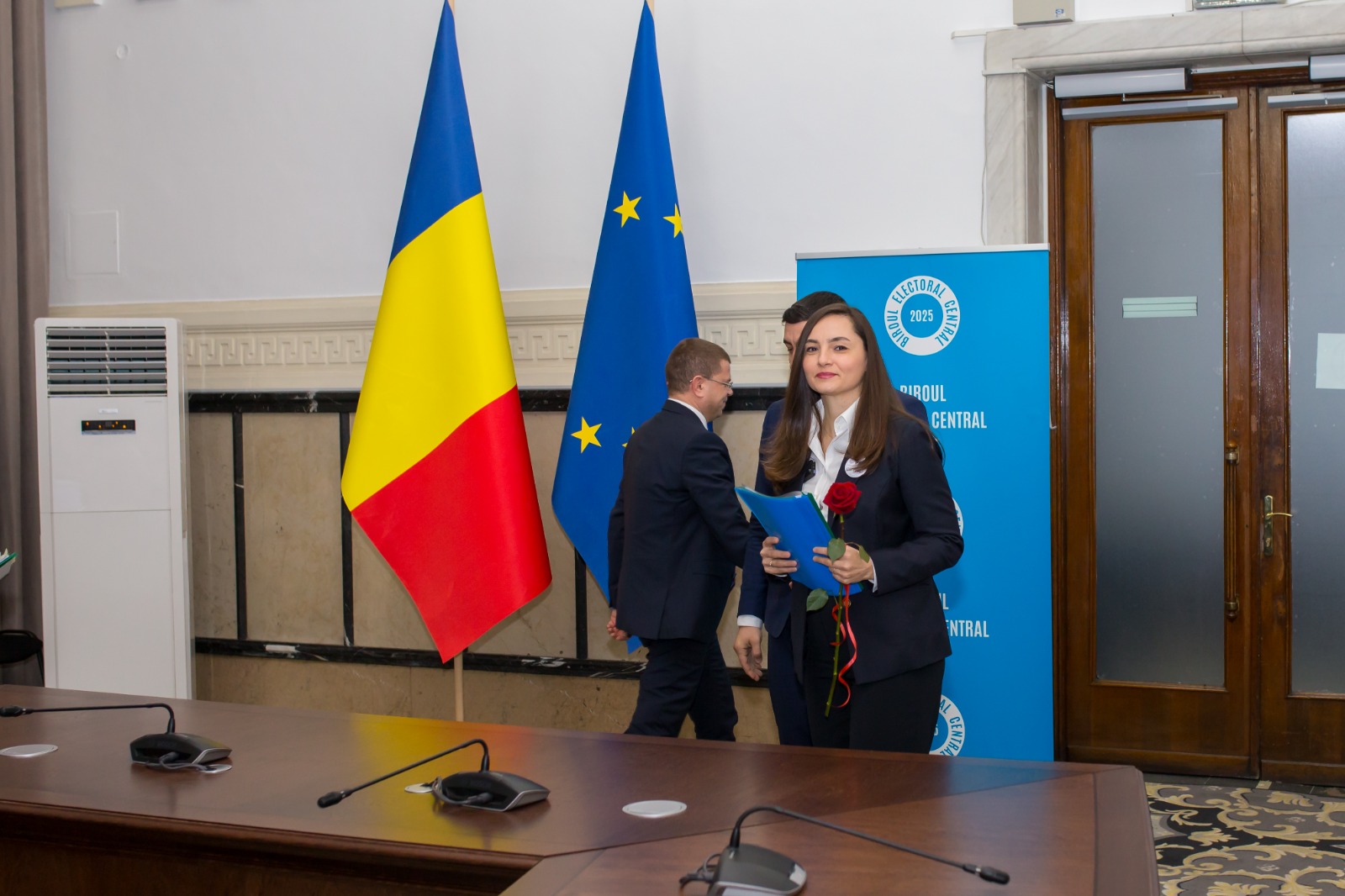 Anamaria Gavrilă și-a depus candidatura la prezidențiale la BEC, alături de George Simion. Cine se va retrage