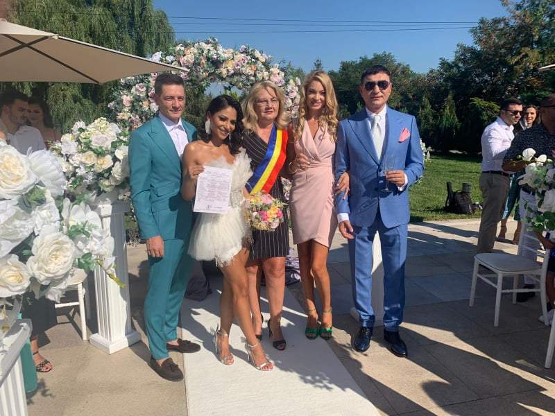 Nasrin Ameri, prezentatoarea de la Antena Stars, s-a căsătorit civil. Nașa Valentina Pelinel a atras toate privirile