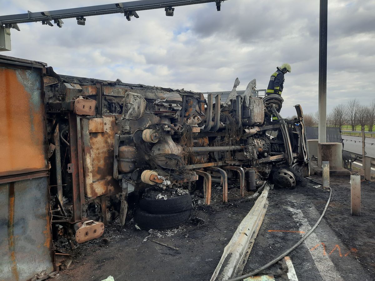 Șofer român de TIR salvat în ultima clipă din camionul care a explodat, în Ungaria: „M-am născut a doua oară” | VIDEO