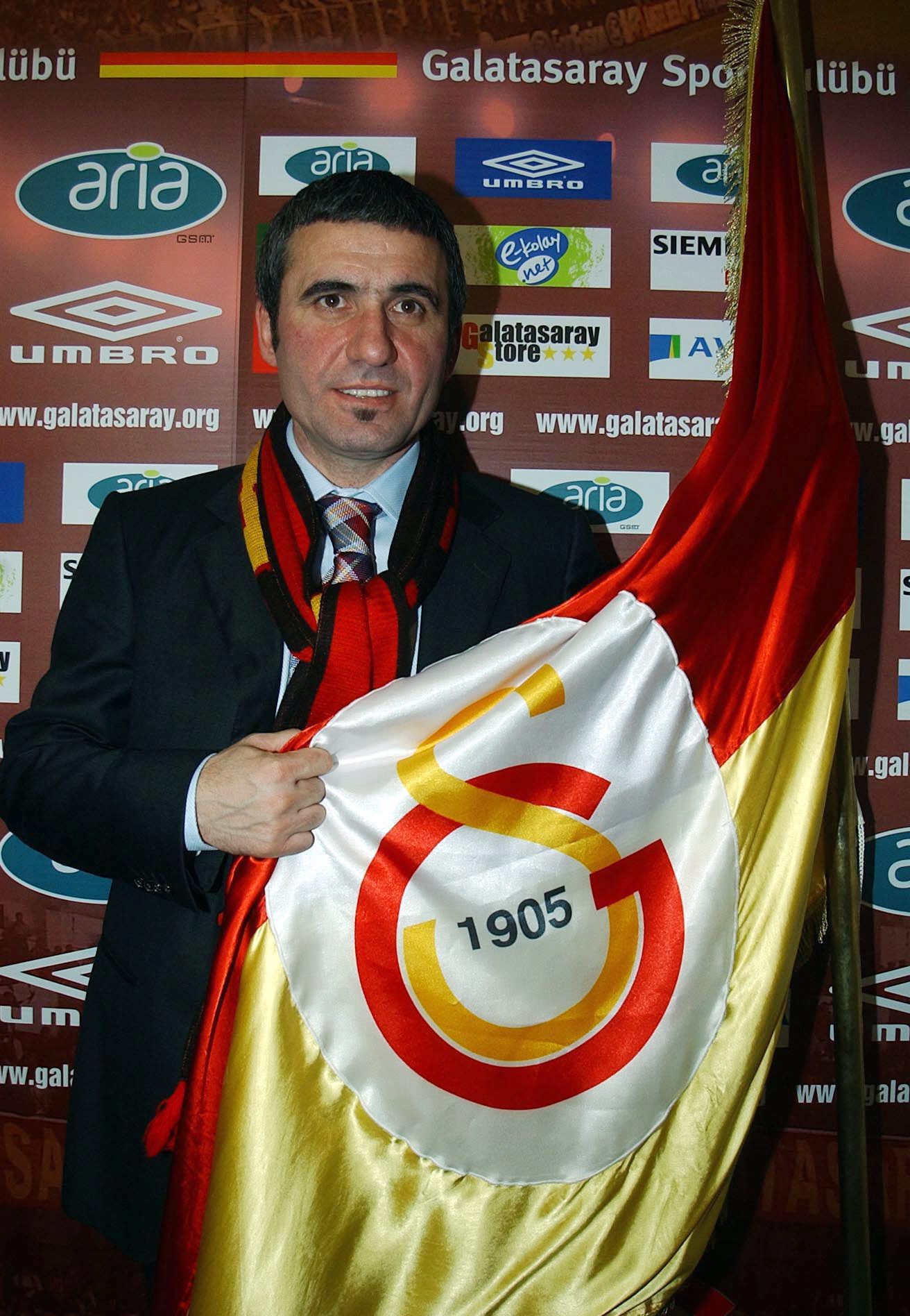 Daum, noul selecționer al tricolorilor, l-a făcut mare pe Hagi. ”Regele” l-a umilit pe vremea când antrena Galata. Neamțul i-a pus pe tavă singurul trofeu al carierei