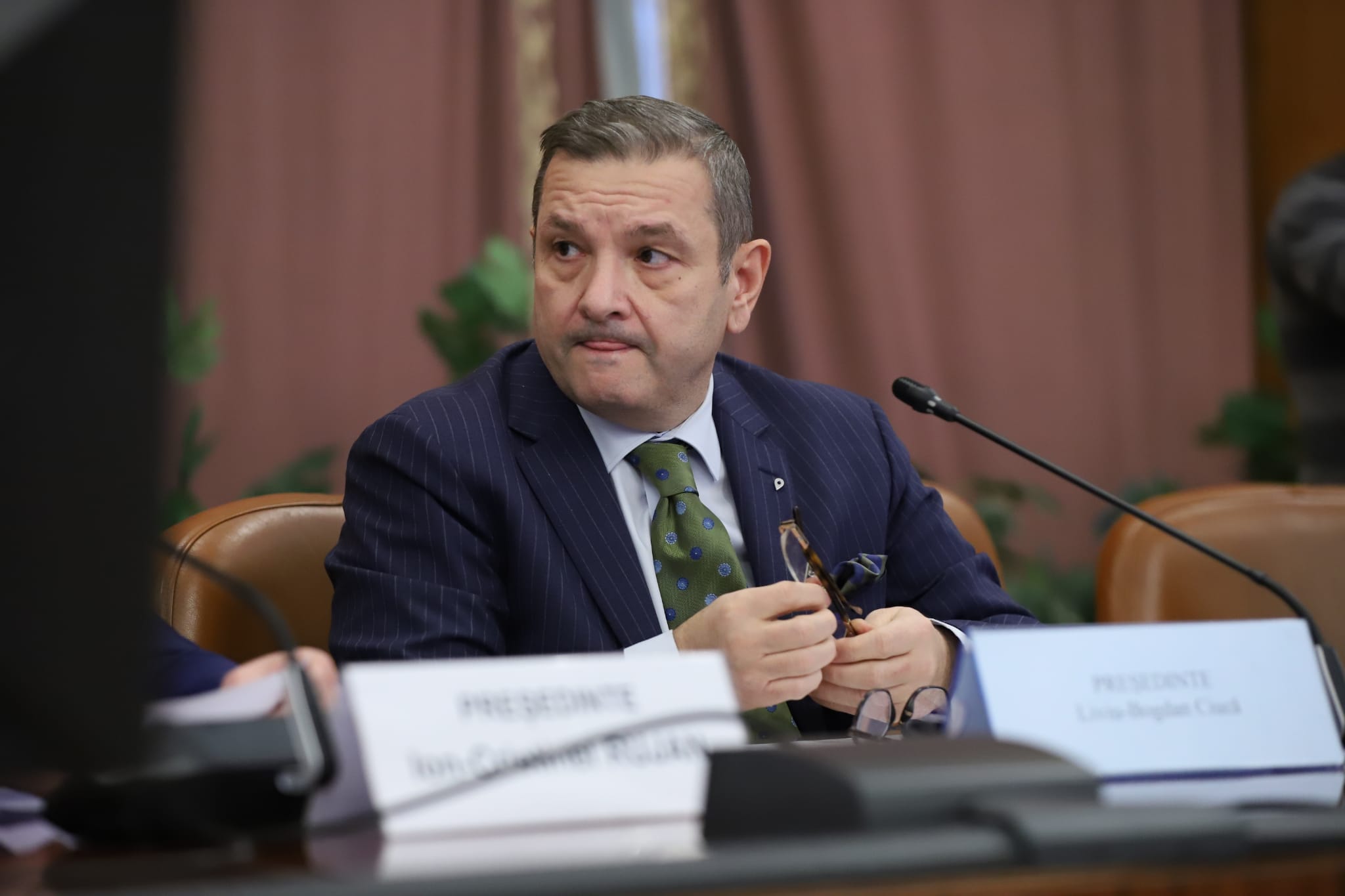 Guvernul Ciolacu 2, învestit după audieri- fulger. Puterea a tremurat până în ultimul moment. Ce nu s-a văzut la televizor | Reportaj