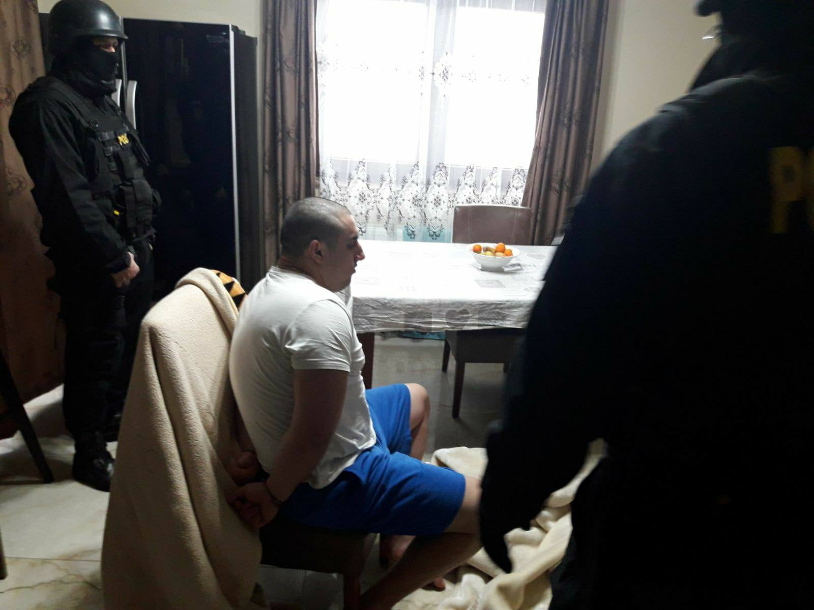 UPDATE: Polițistul din Suceava atacat cu sabia a ieșit din prima operație. Stare lui e în continuare gravă