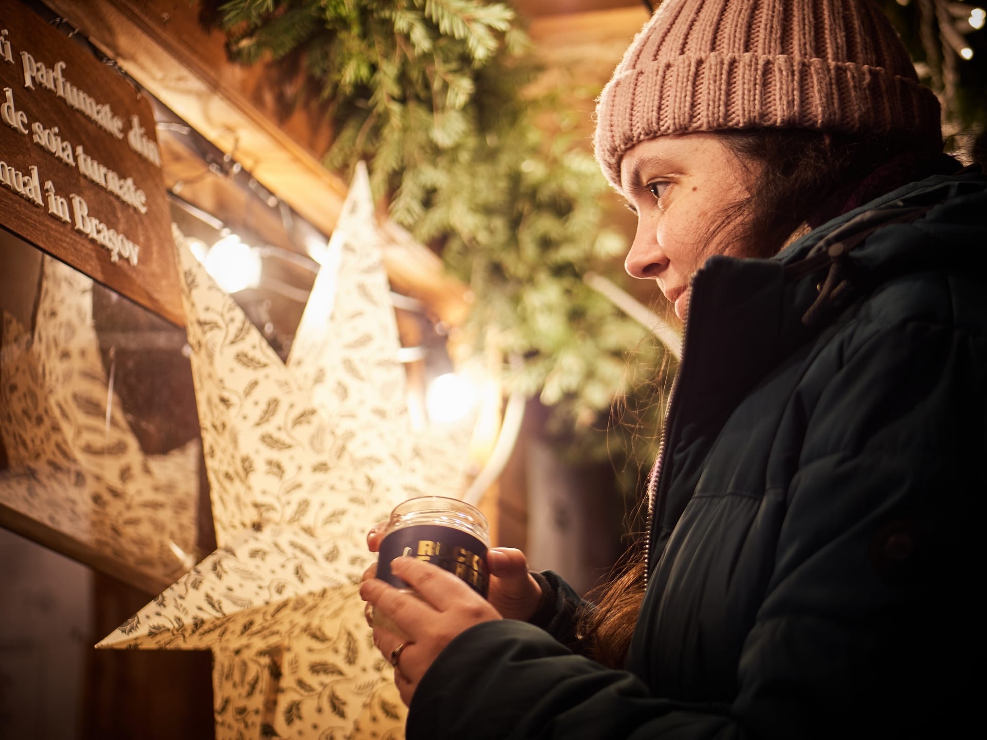 Târgul de Crăciun Brașov 2024. Căsuțe cu produse tradiționale, dar și cel mai înalt brad de Crăciun natural din România