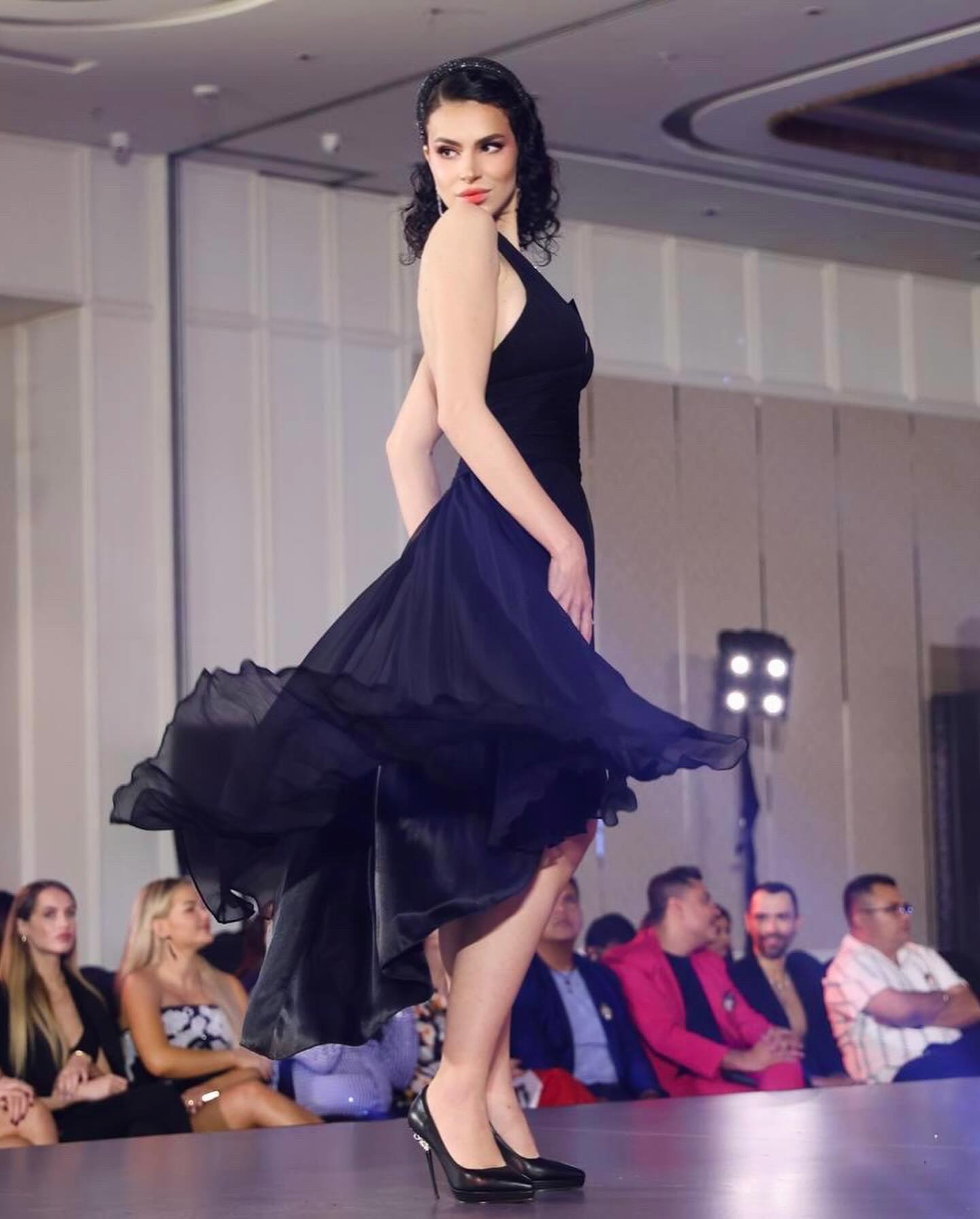 Ada-Maria Ileana, reprezentanta României la Miss World 2024, prima reacție după ce a pierdut titlul: „Plec cu inima plină de bucurie”. Iulia Vântur a susținut-o în India