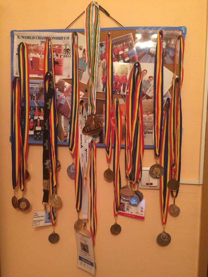 Popice de toată frumusețea! Alice, pericol public! Dărâmă tot ce prinde! Triplă campioană națională, are bronz european la tandem!