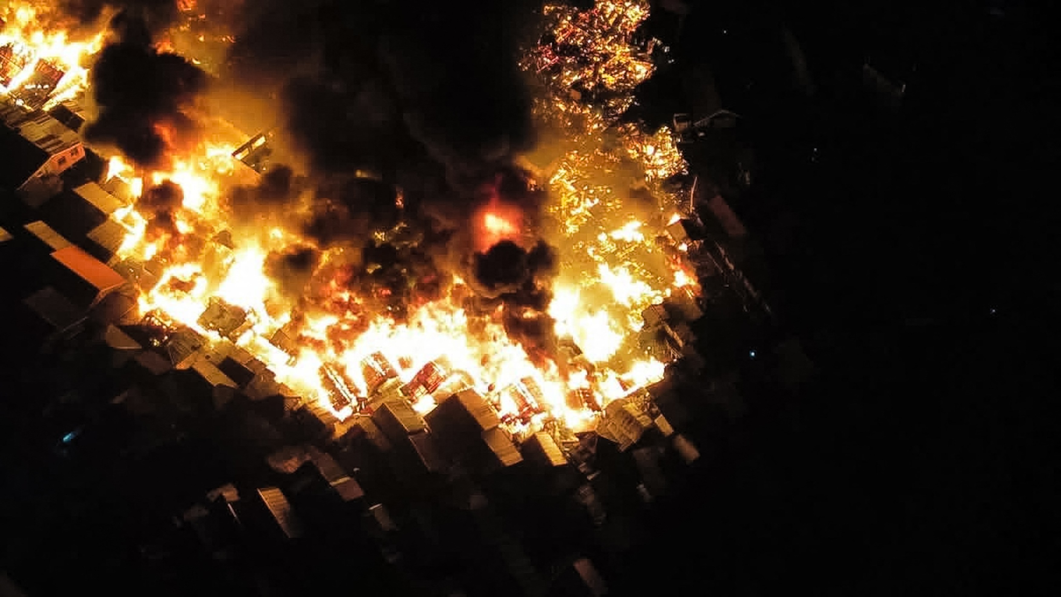 1.000 de case au ars până la temelie și 5.000 de oameni au rămas fără adăpost, în urma unui incendiu masiv în Filipine