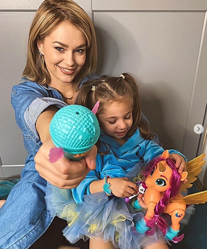 Feli, sfaturi prețioase pentru fiica ei, Nora Luna, în vârstă de 4 ani: „Să se iubească aproape necondiționat”