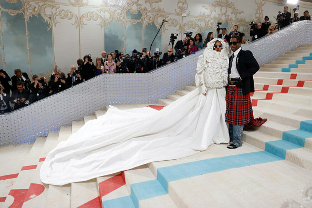 Apariții spectaculoase la Met Gala 2023. Olivia Wilde, Salma Hayek sau Rihanna, printre cele mai elegante apariții