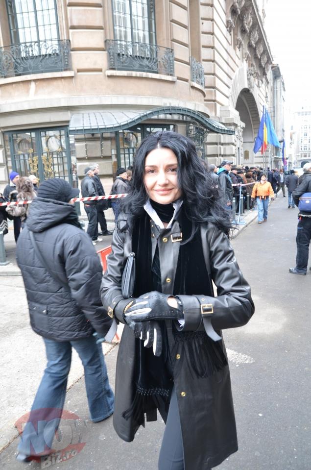 De necrezut cum arăta Silvia Chifiriuc la începuturile sale. Cântăreața, așa cum era înainte de a deveni nevasta lui Petre Roman | FOTO & VIDEO