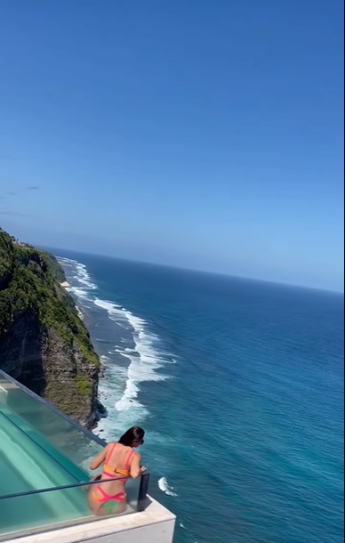 Ramona Gabor, într-o vacanță de lux în Bali. Cum s-a relaxat și cum s-a pozat vedeta care locuiește în Dubai