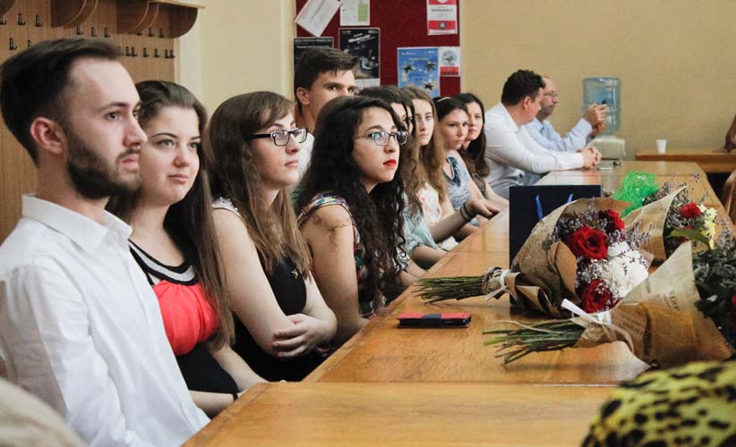 Transformă visele în realitate! Meditează gratis elevi cu potențial! Din 11 tineri, 10 au intrat la Medicină