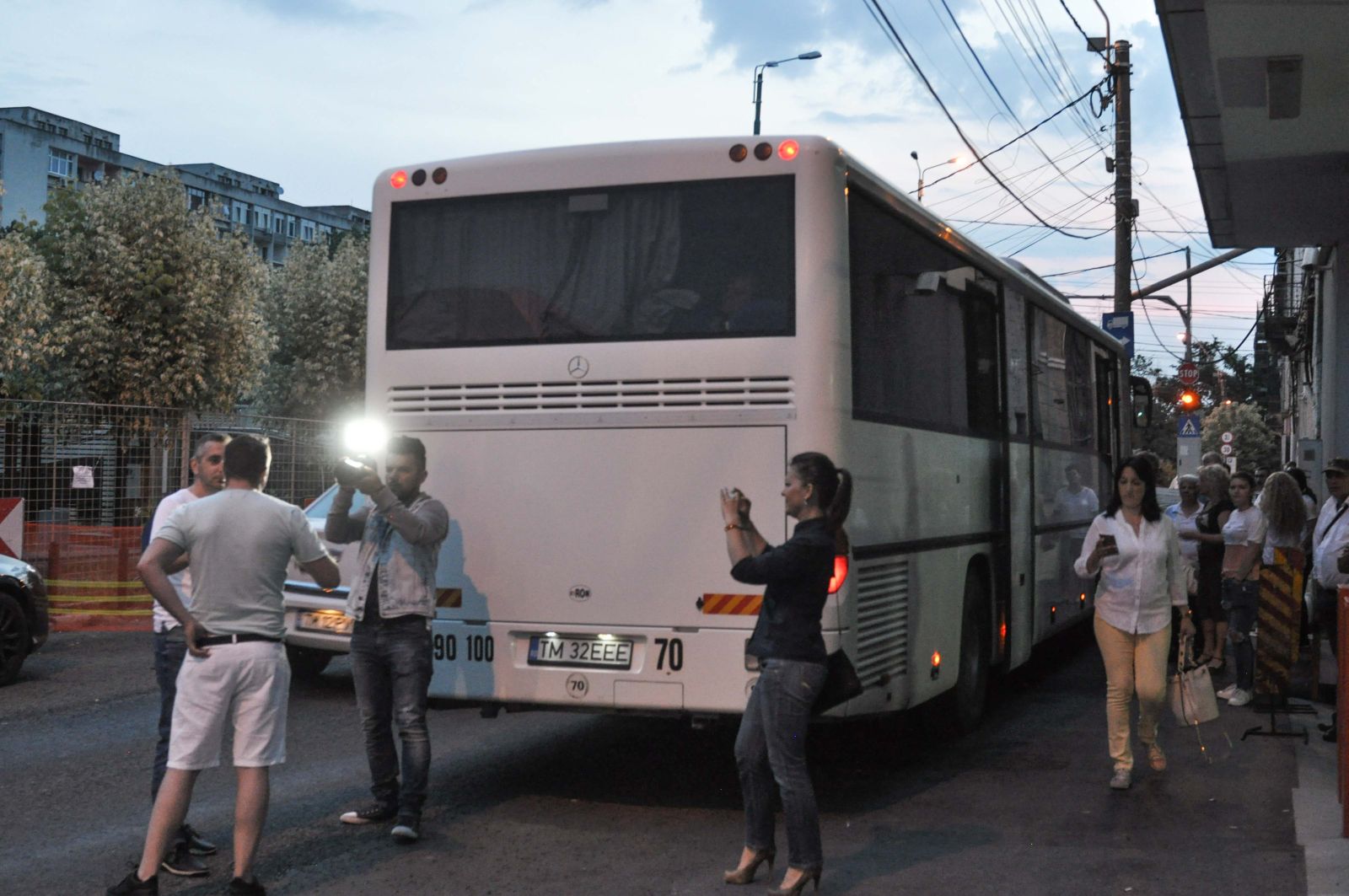 FOTO / Aproximativ 1.800 de oameni din Timiș au plecat spre București, pentru mitingul PSD. „Toader Tudorel curmă statul paralel”