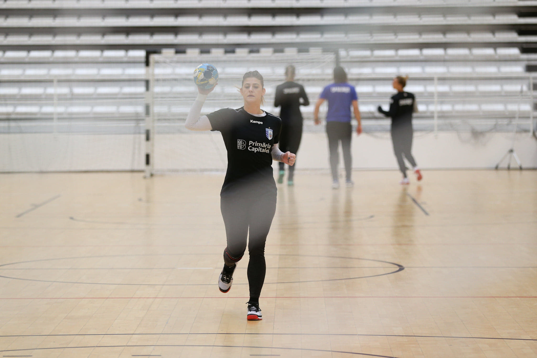 FOTO | CSM București a ratat calificarea în Final Four-ul Ligii Campionilor la handbal feminin. Două eșecuri cu Metz