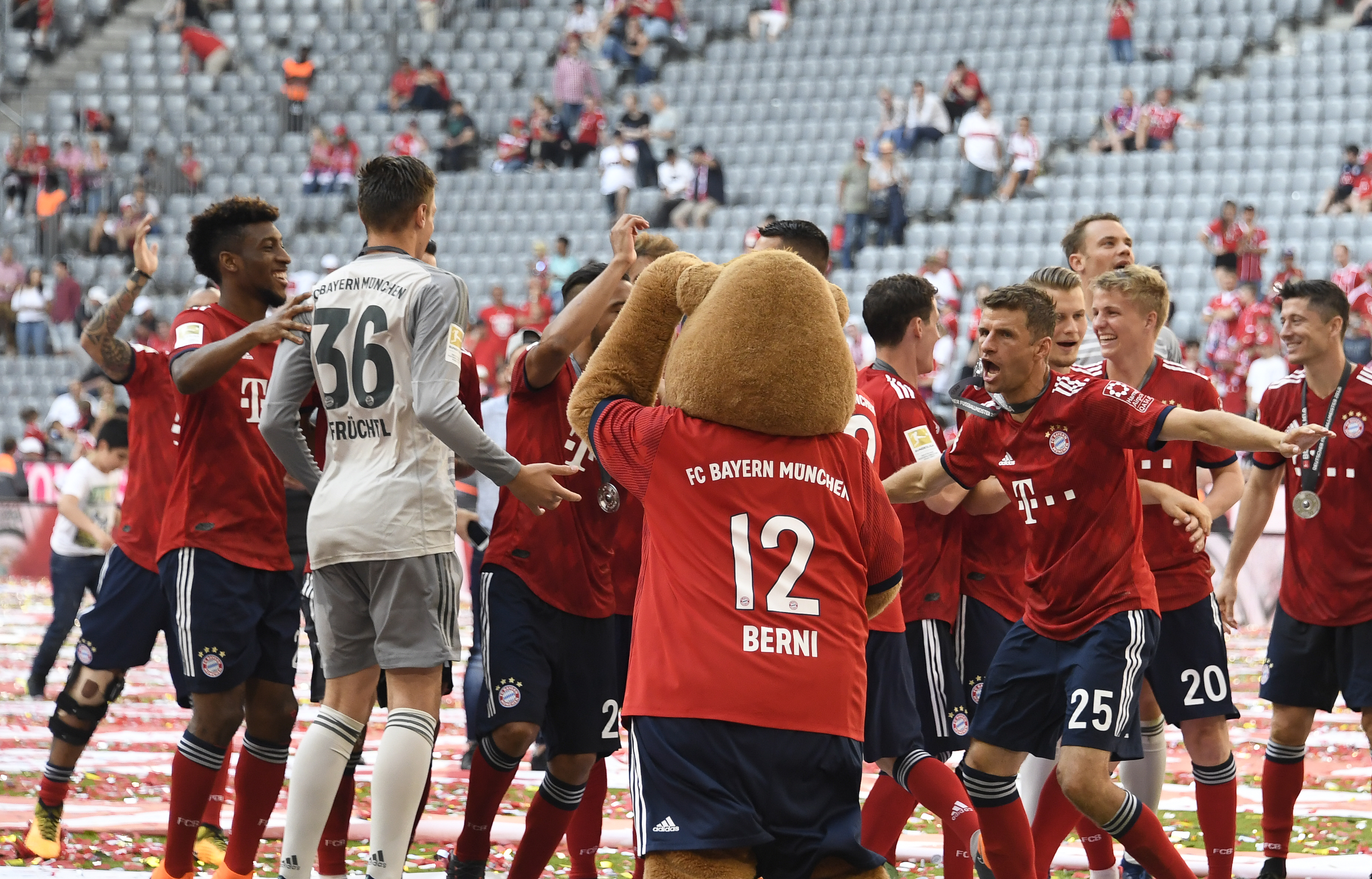 Bundesliga Germania, etapa 34. Hamburger SV a retrogradat prima oară în istorie și pe stadion s-a declanșat iadul! | VIDEO