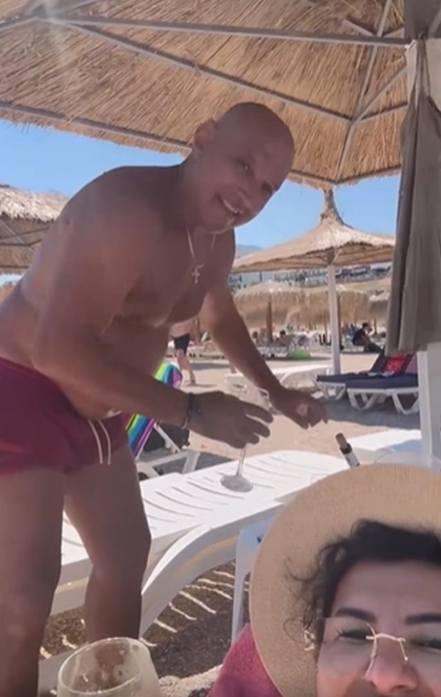 Cum a apărut Florin Prunea pe plajă alături de iubita lui: „Zici că sunt Nea Mărin Miliardar”