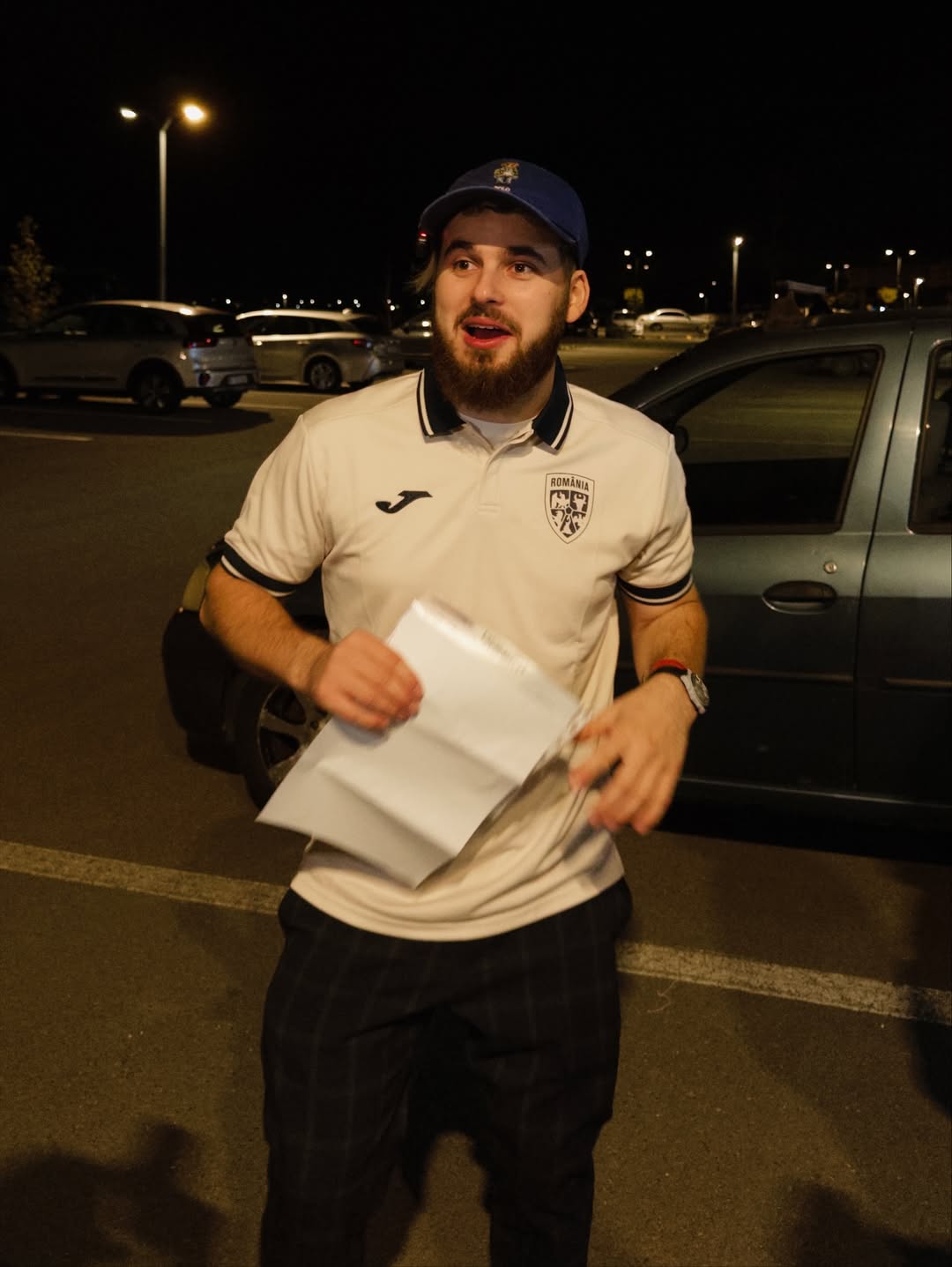 Ce a primit un șofer turc de ride sharing de la un youtuber după ce România a învins Austria: „Ne-am dus direct la el acasă”