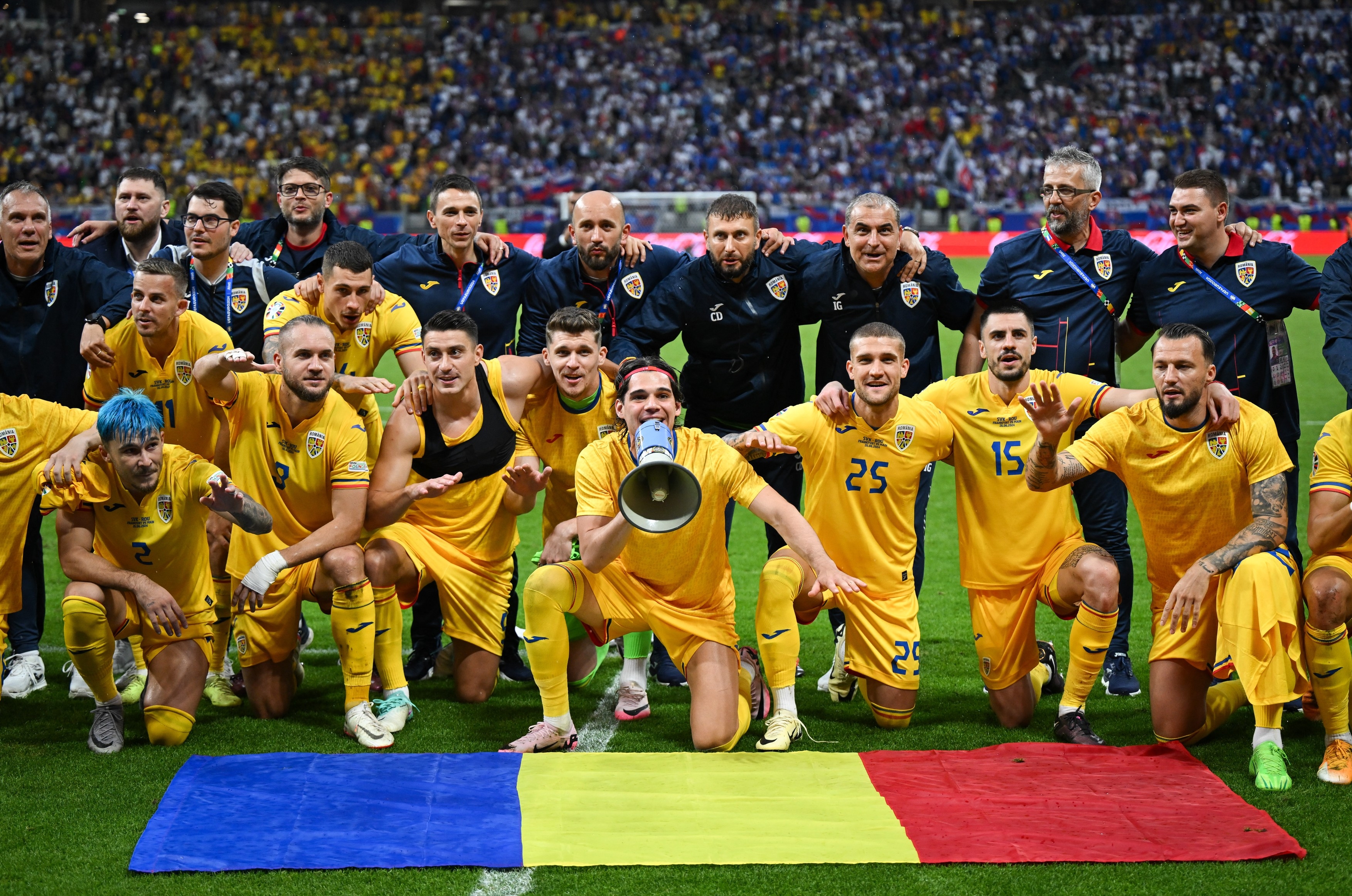 Ianis Hagi, lider de galerie. Imaginile bucuriei calificării naționalei în „optimile” Euro 2024