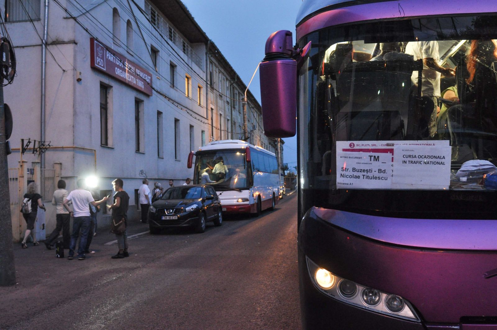 FOTO / Aproximativ 1.800 de oameni din Timiș au plecat spre București, pentru mitingul PSD. „Toader Tudorel curmă statul paralel”