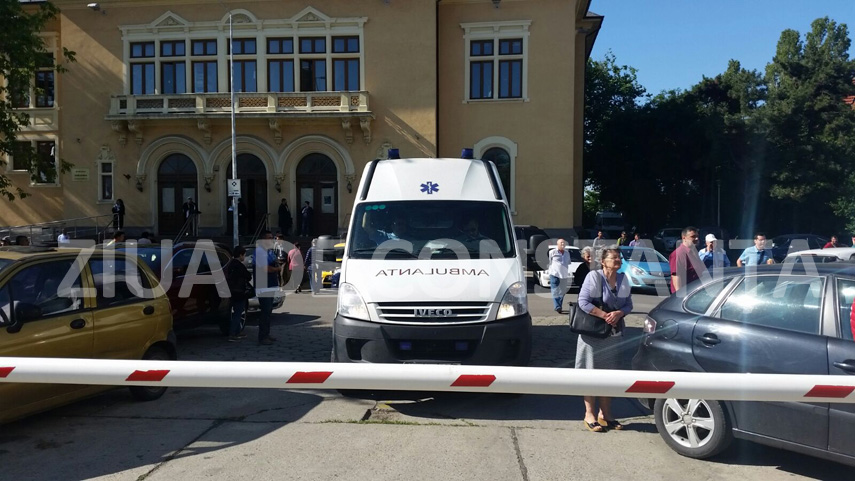 Nicuşor Constantinescu, adus cu ambulanța la Palatul de Justiţie din Constanţa ! I s-a făcut rău în timpul audierilor și a fost dus, de urgență, la spital