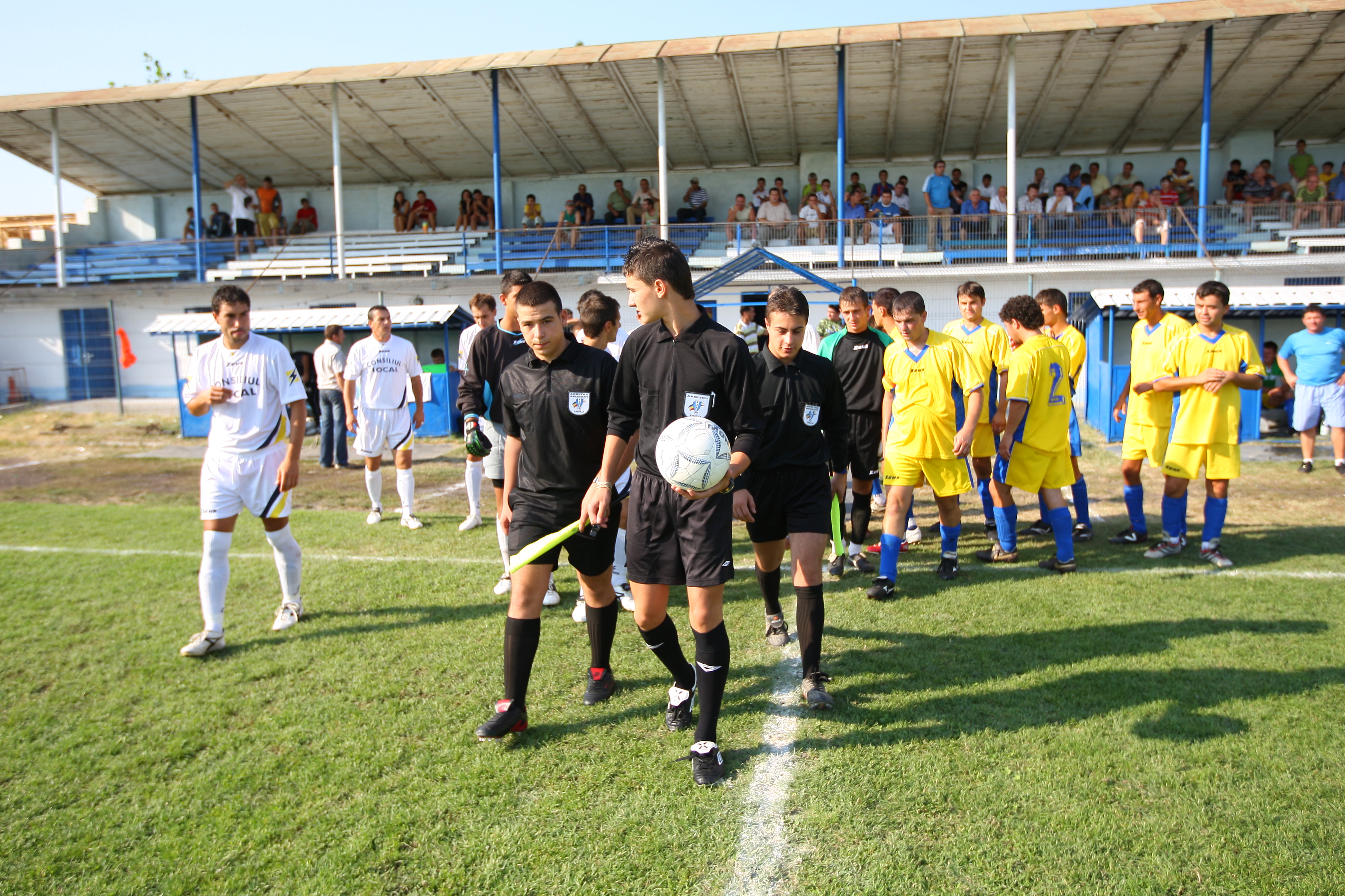 Stadionul din Calafat pe care s-a lansat Gică Popescu a ajuns o ruină! Clubul, prins la mijloc în disputele dintre primar și consilierii locali