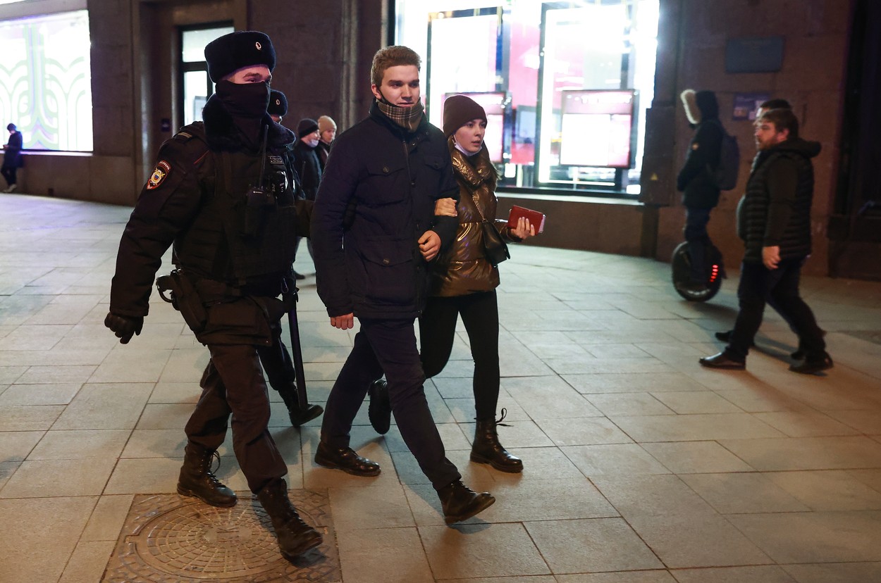 VIDEO | Proteste în Moscova și Sankt Petersburg. Rușii, din nou în stradă contra lui Putin. Printre arestați, o supraviețuitoare a asediului nemților asupra Leningradului