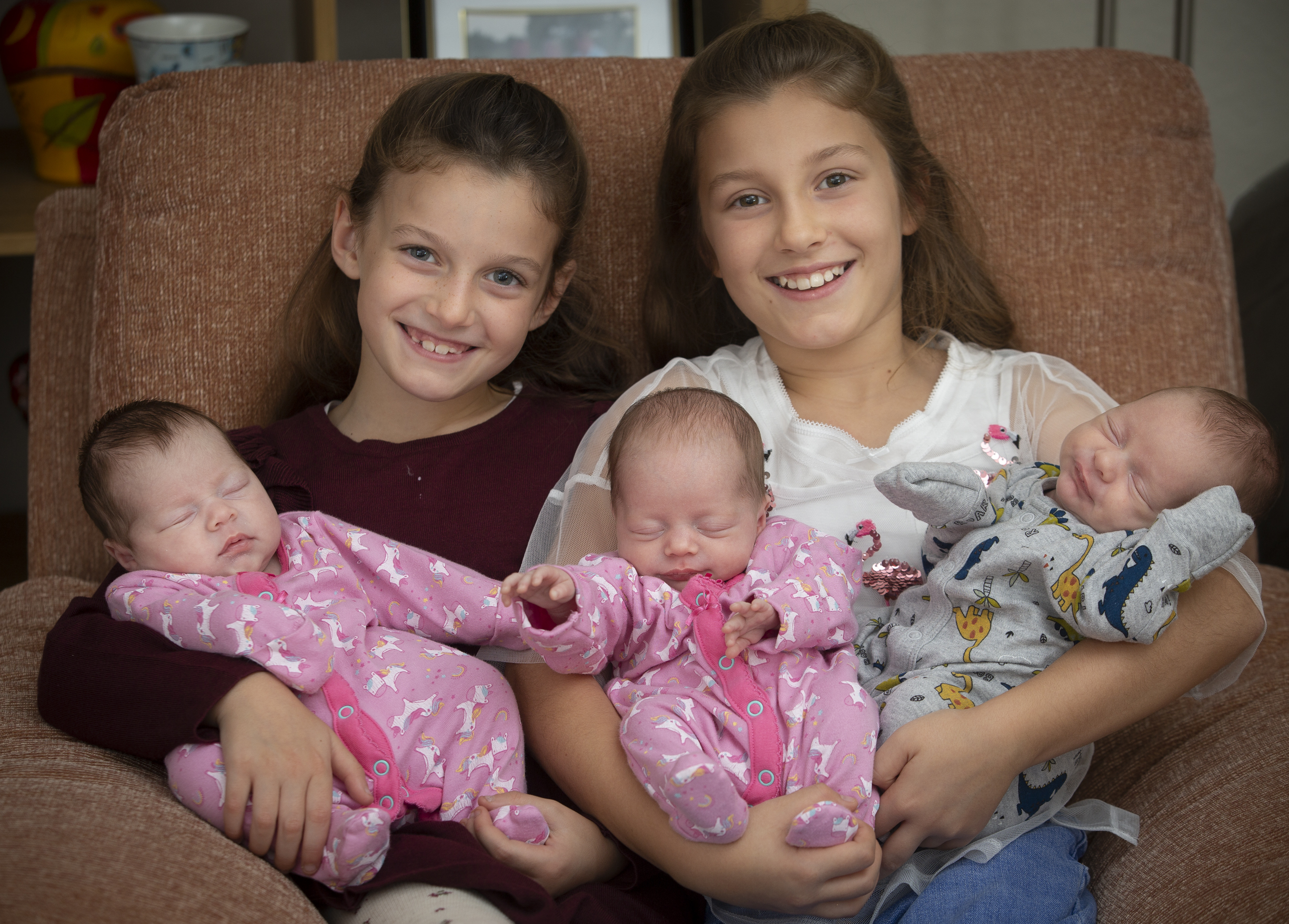 FOTO | Povestea femeii care a rămas însărcinată cu tripleți de la prima întâlnire