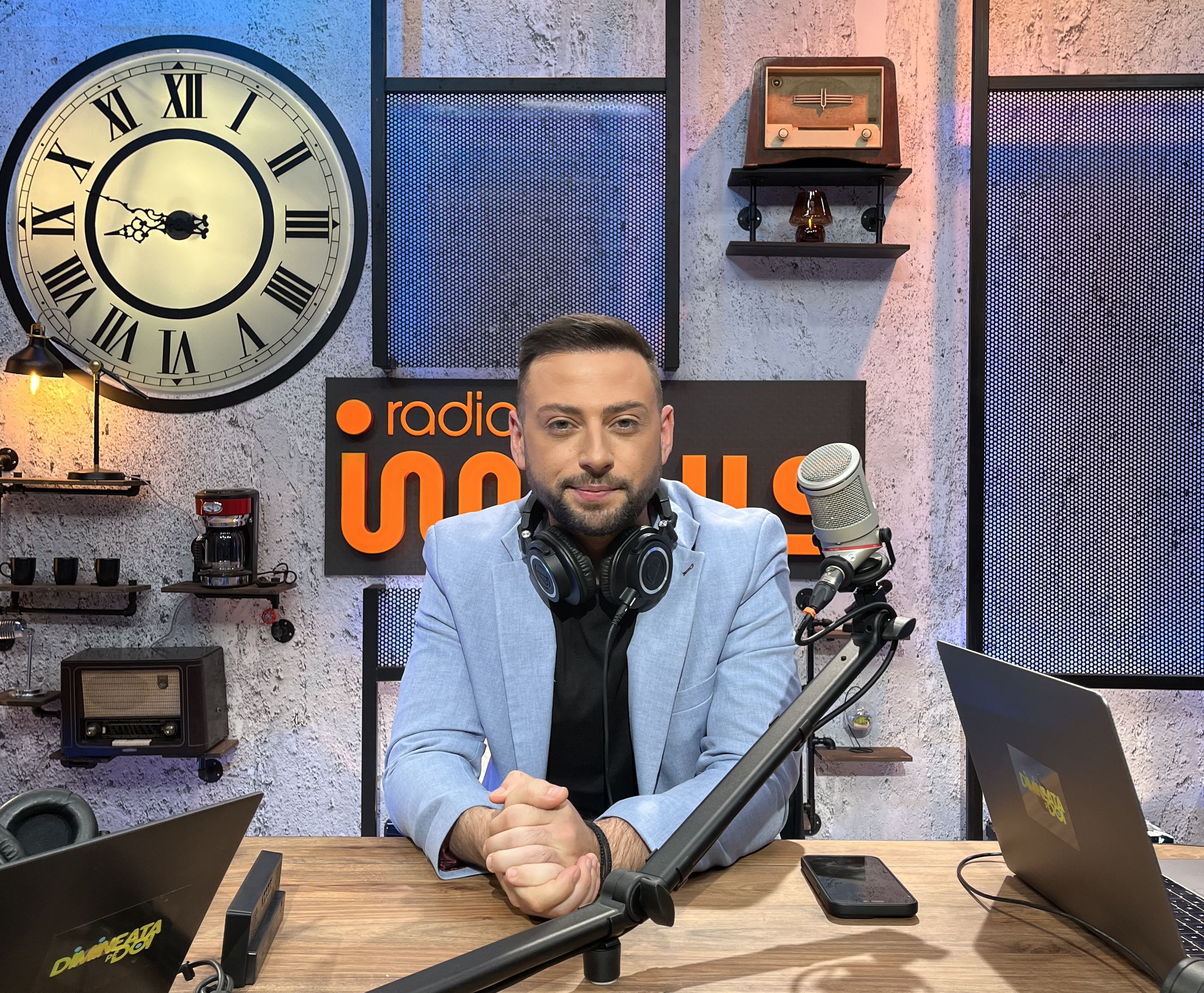 Regula pe care părinții i-o puseseră în copilărie lui Radu Andrei Tudor: „Mai protestam, mai încercam să negociez”. Cum petrece prezentatorul de la Kanal D2 ziua de 1 iunie, alături de băiatul său