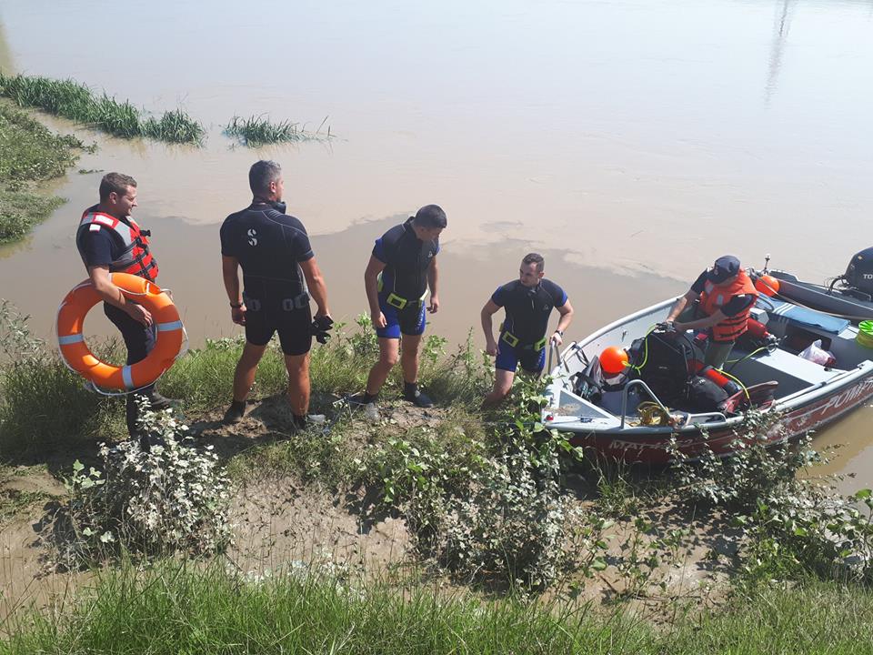 O fetiță dispărută în râul Vedea din Teleorman a fost găsită moartă / FOTO&VIDEO